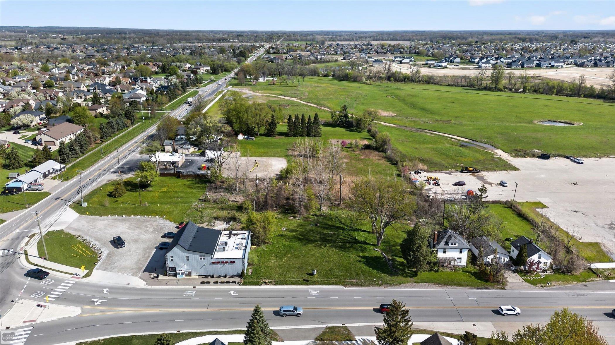 main property photo 7
