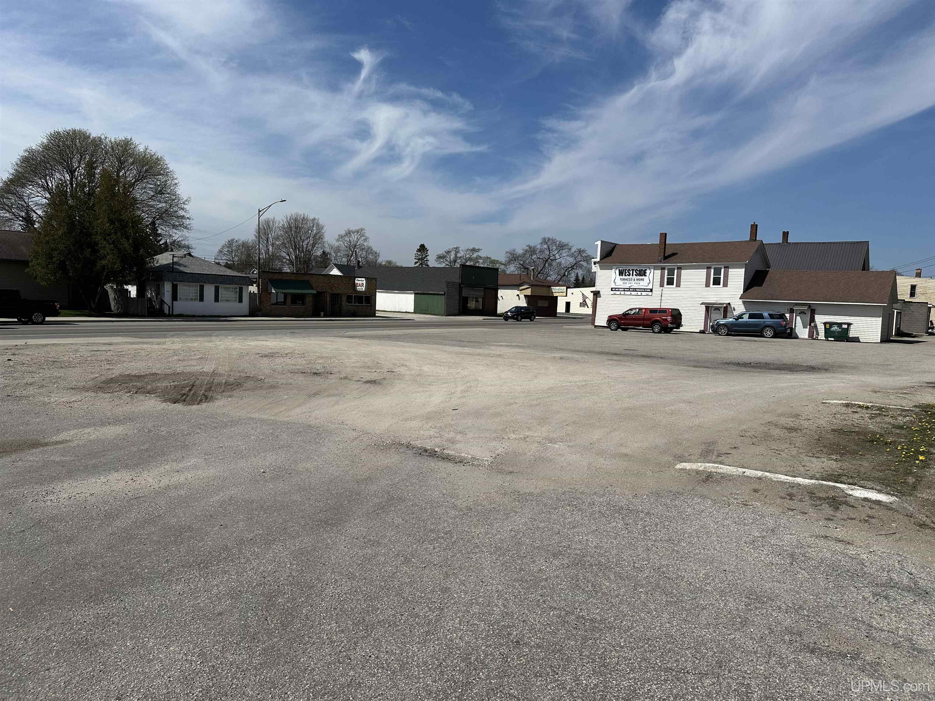 main property photo 6