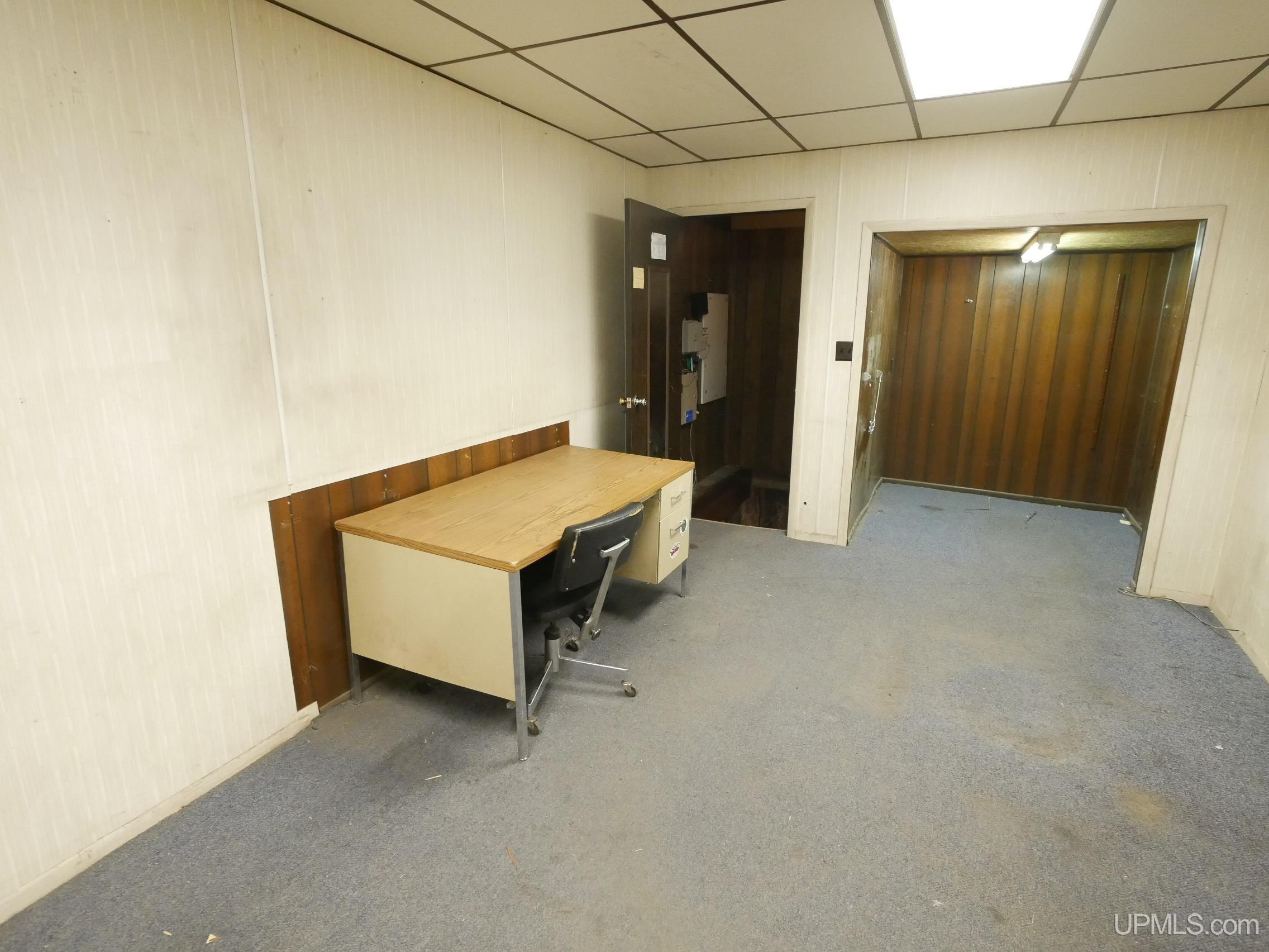 main property photo 23