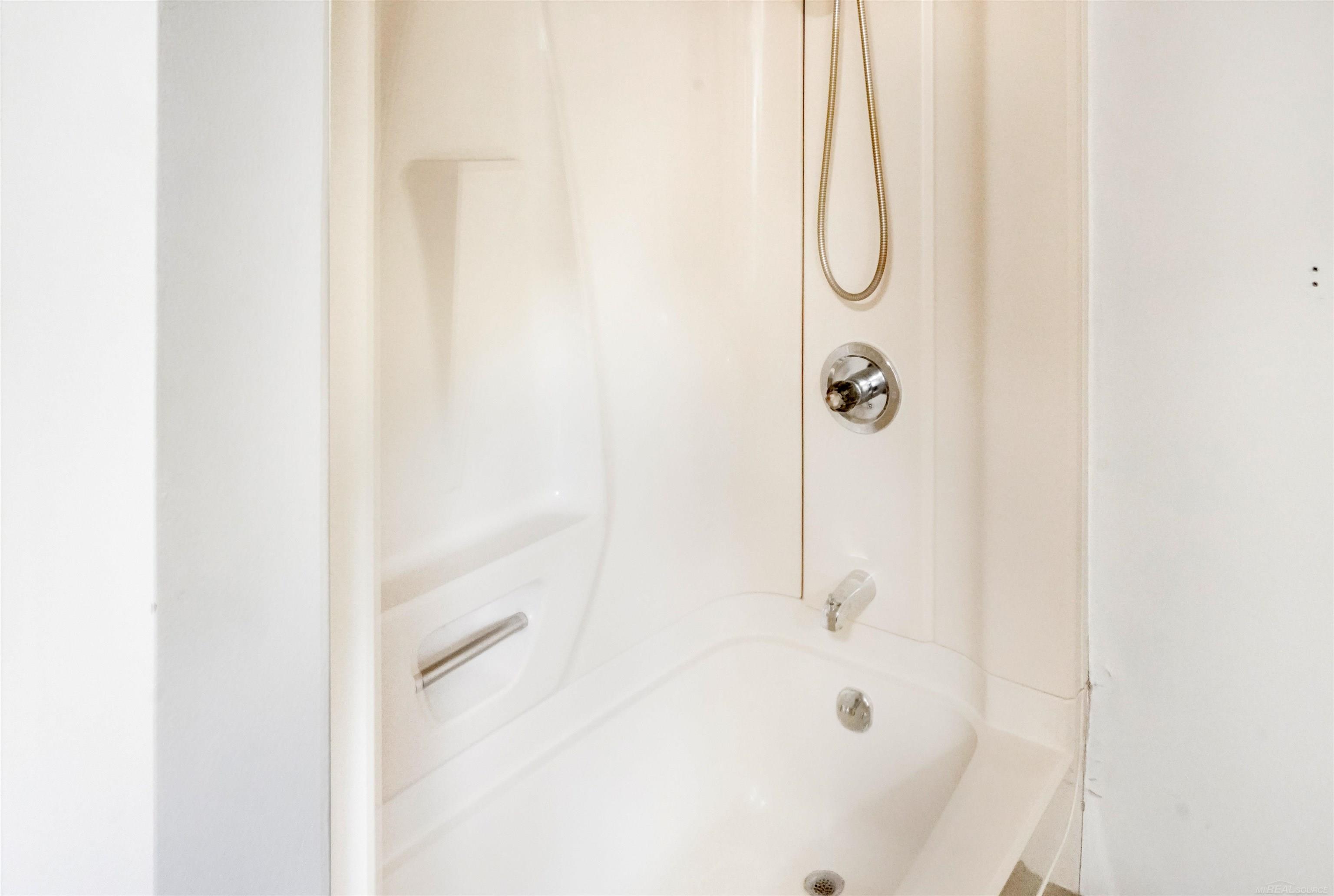 property viewer photo 30