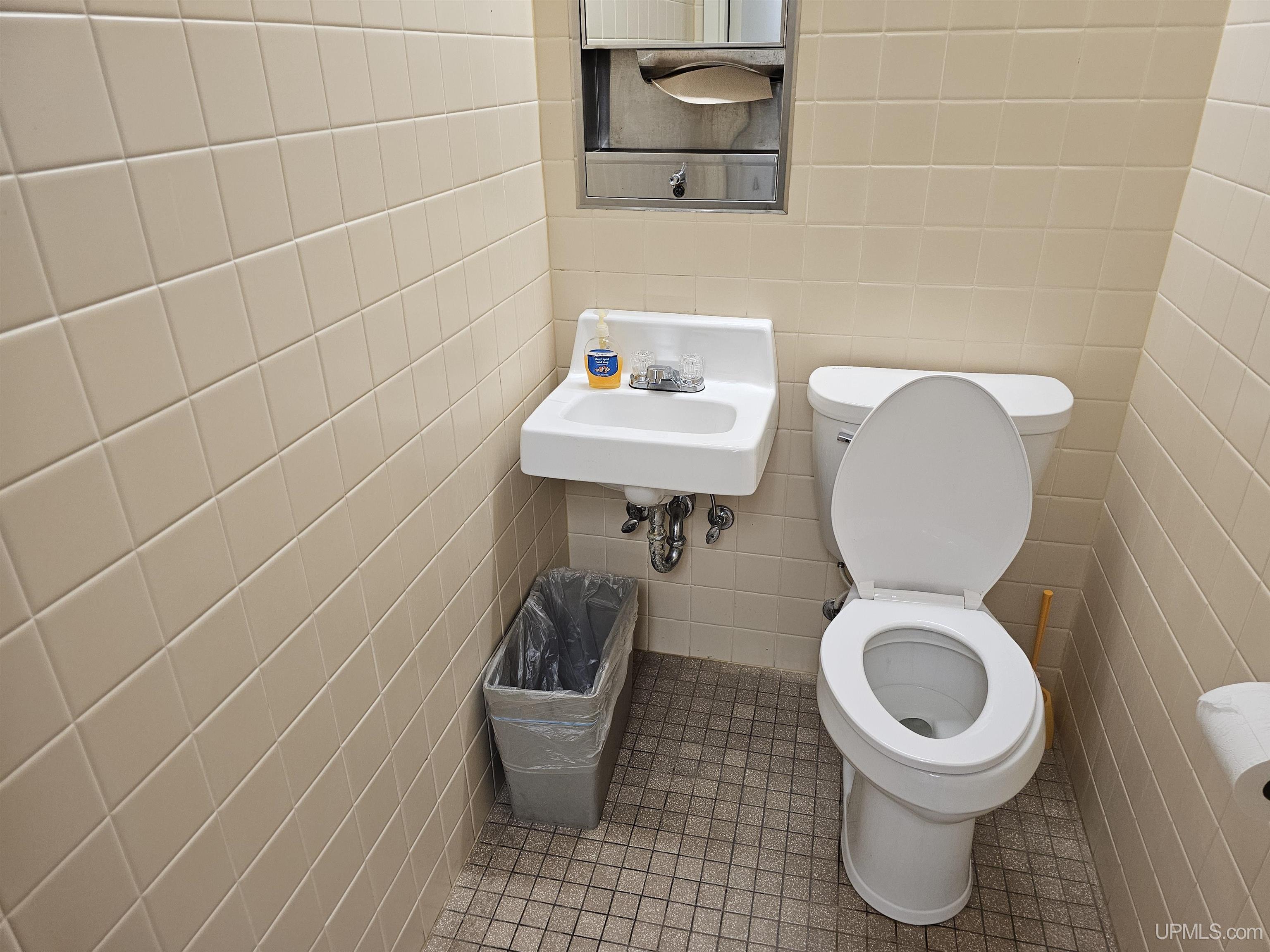 main property photo 60