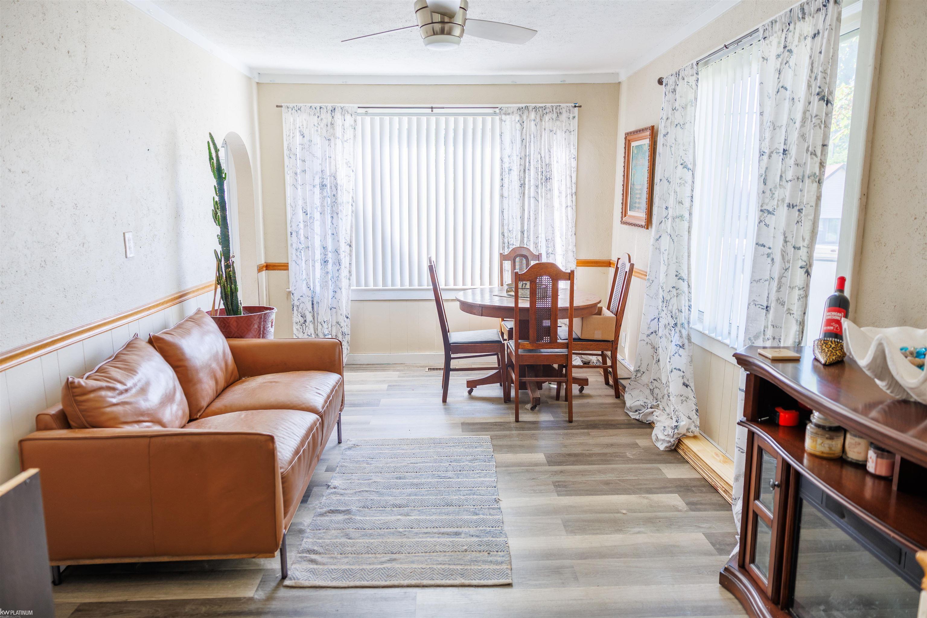 property viewer photo 3
