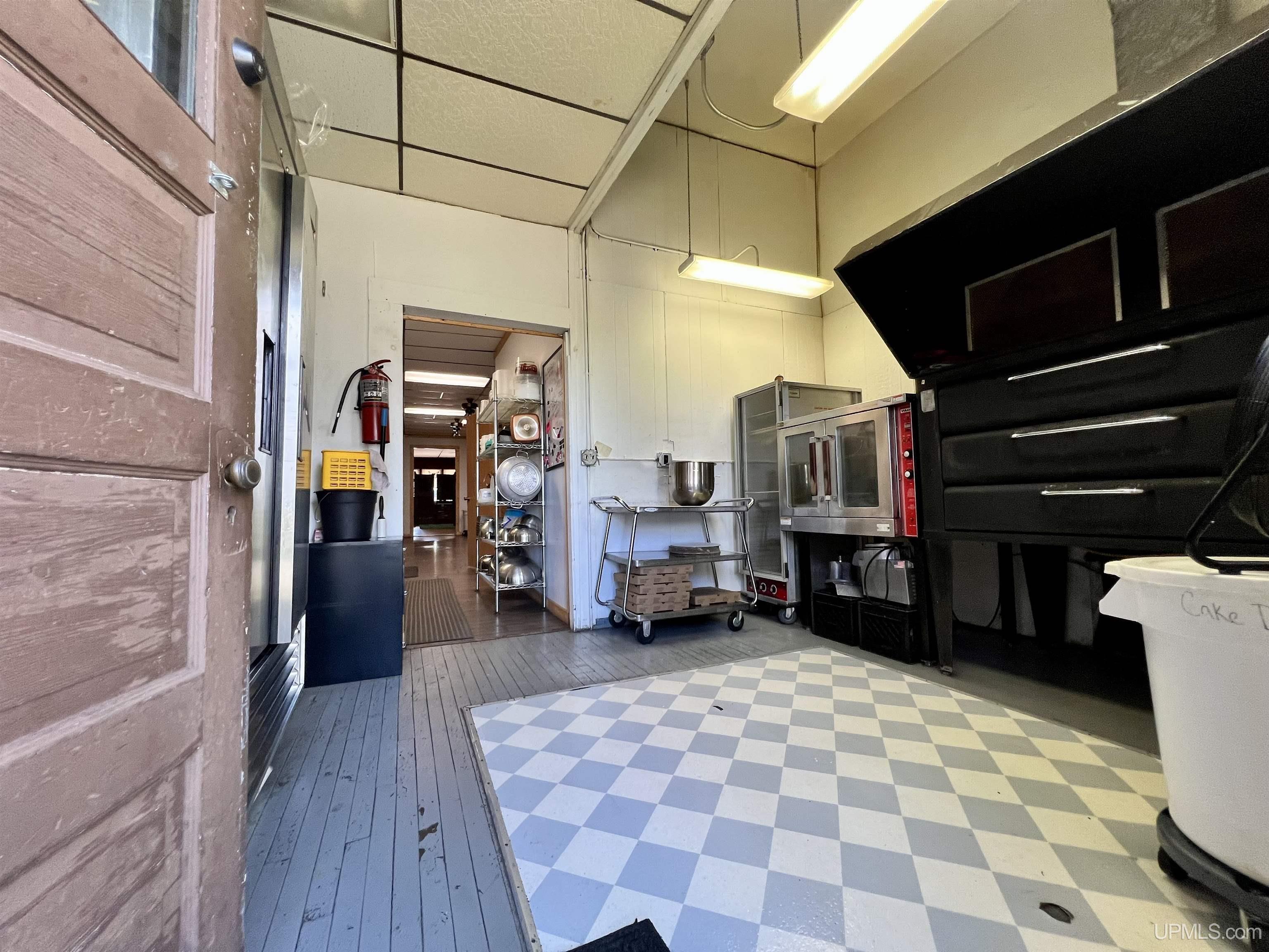 main property photo 11