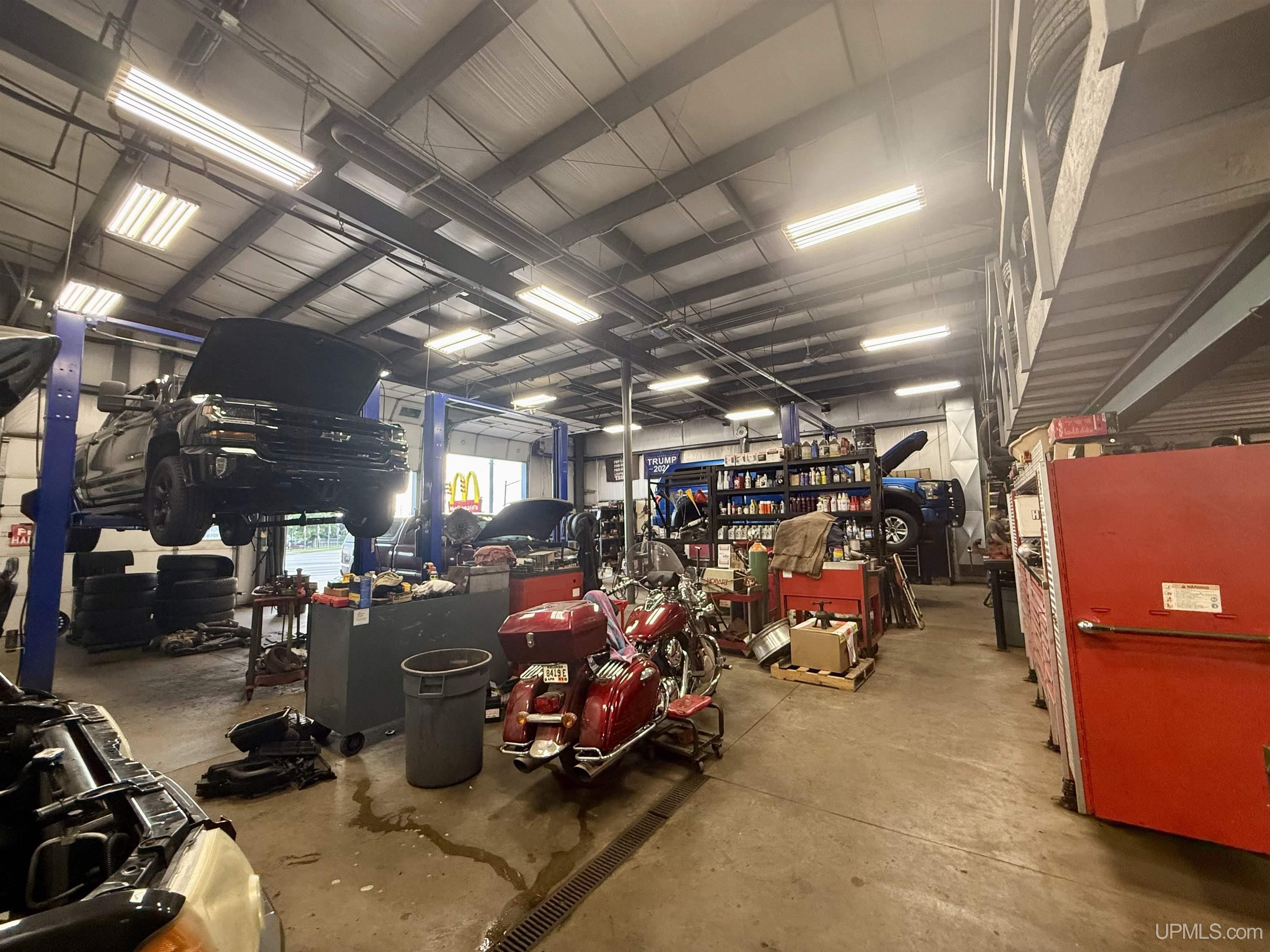 main property photo 20