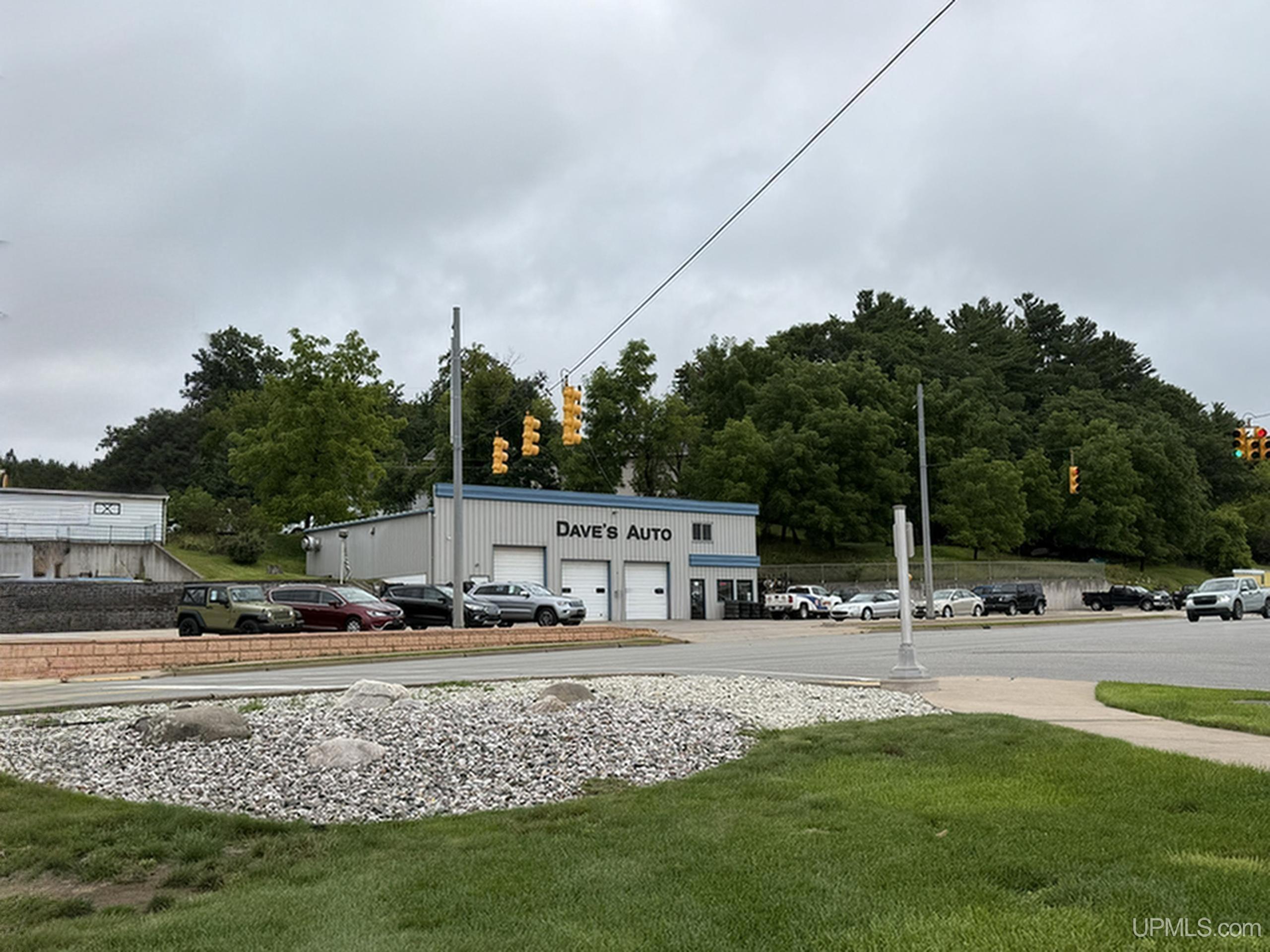 main property photo 25