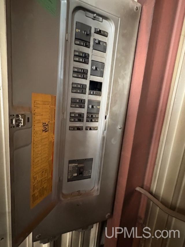 main property photo 17
