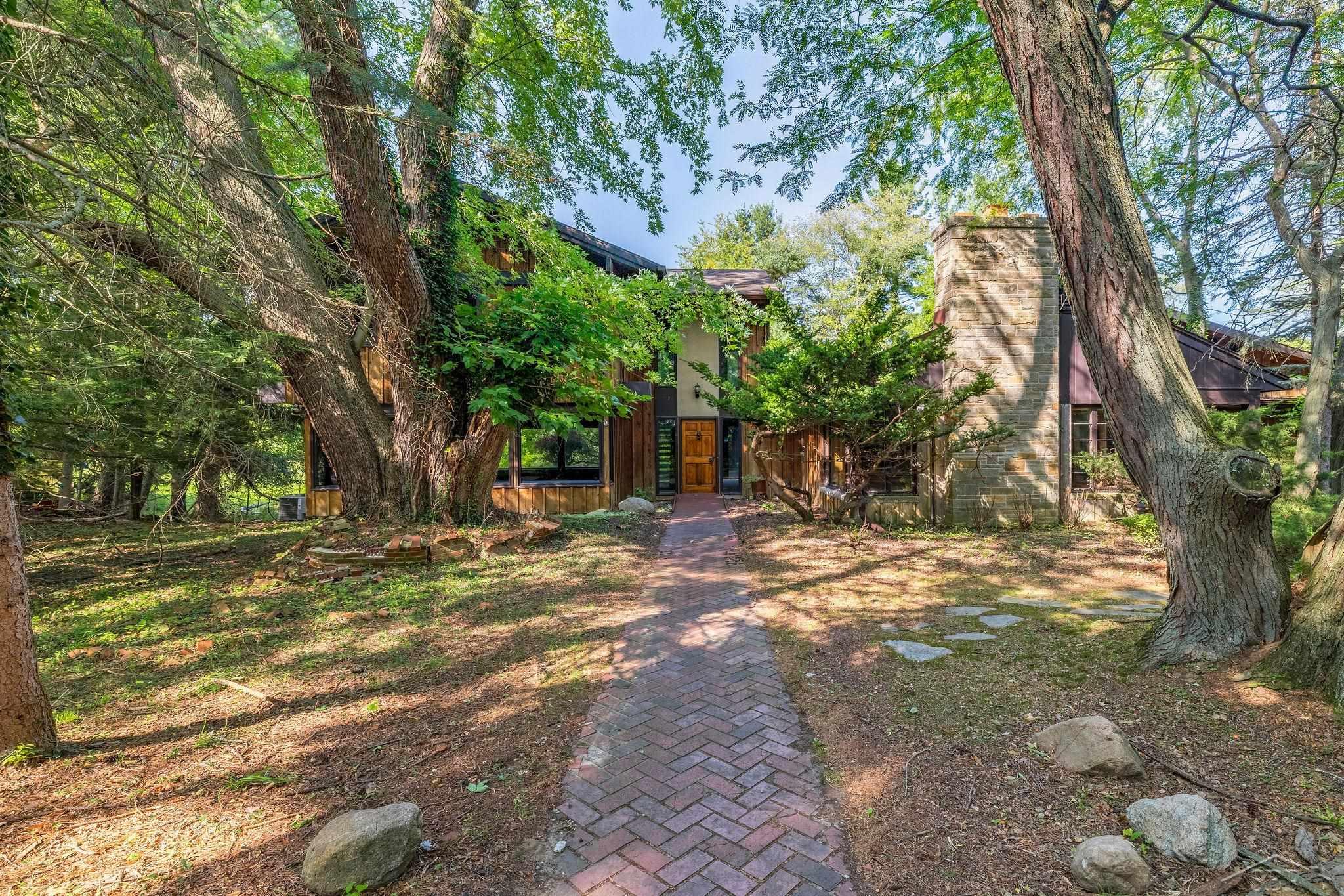 main property photo 45