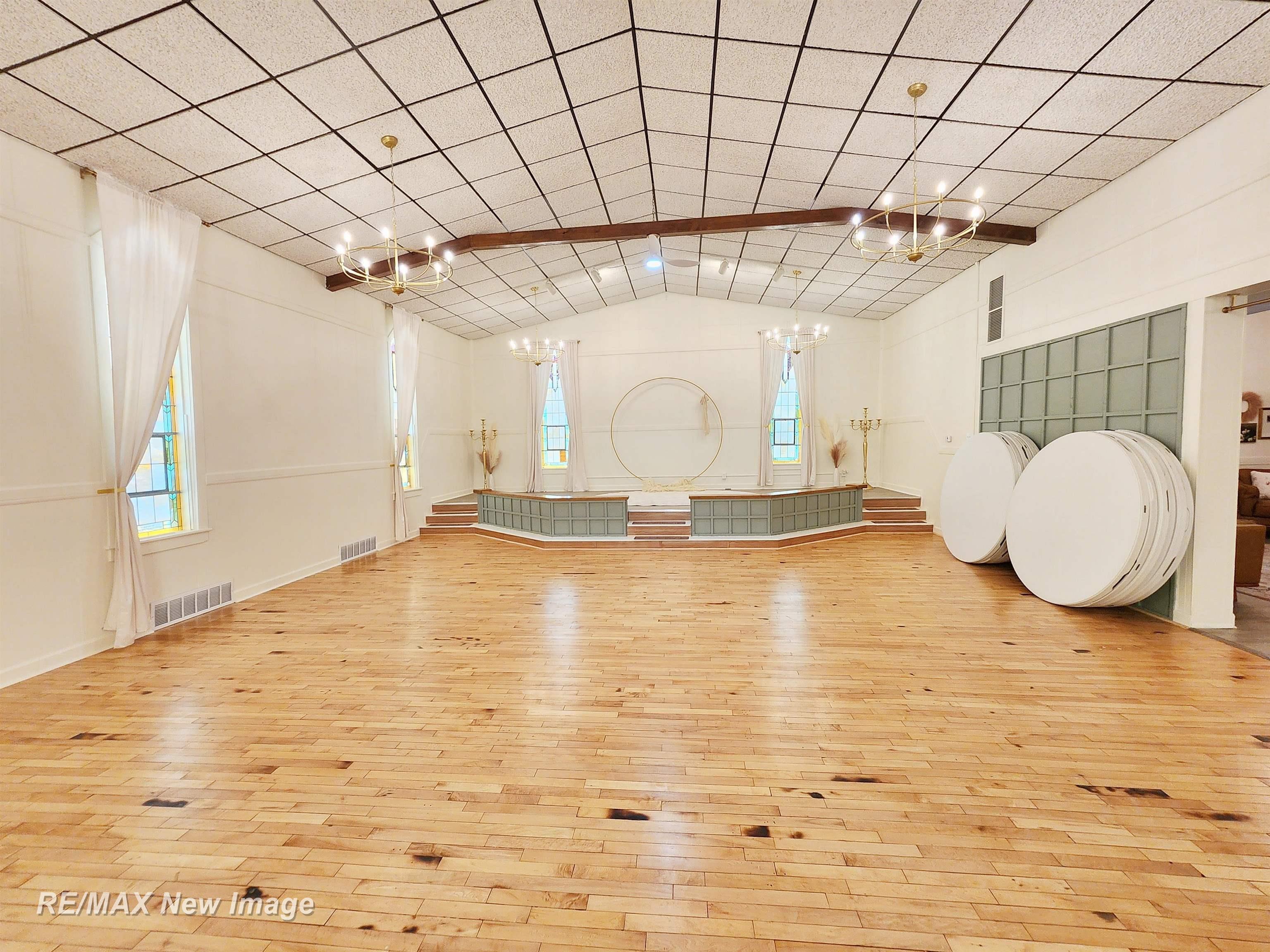 main property photo 25
