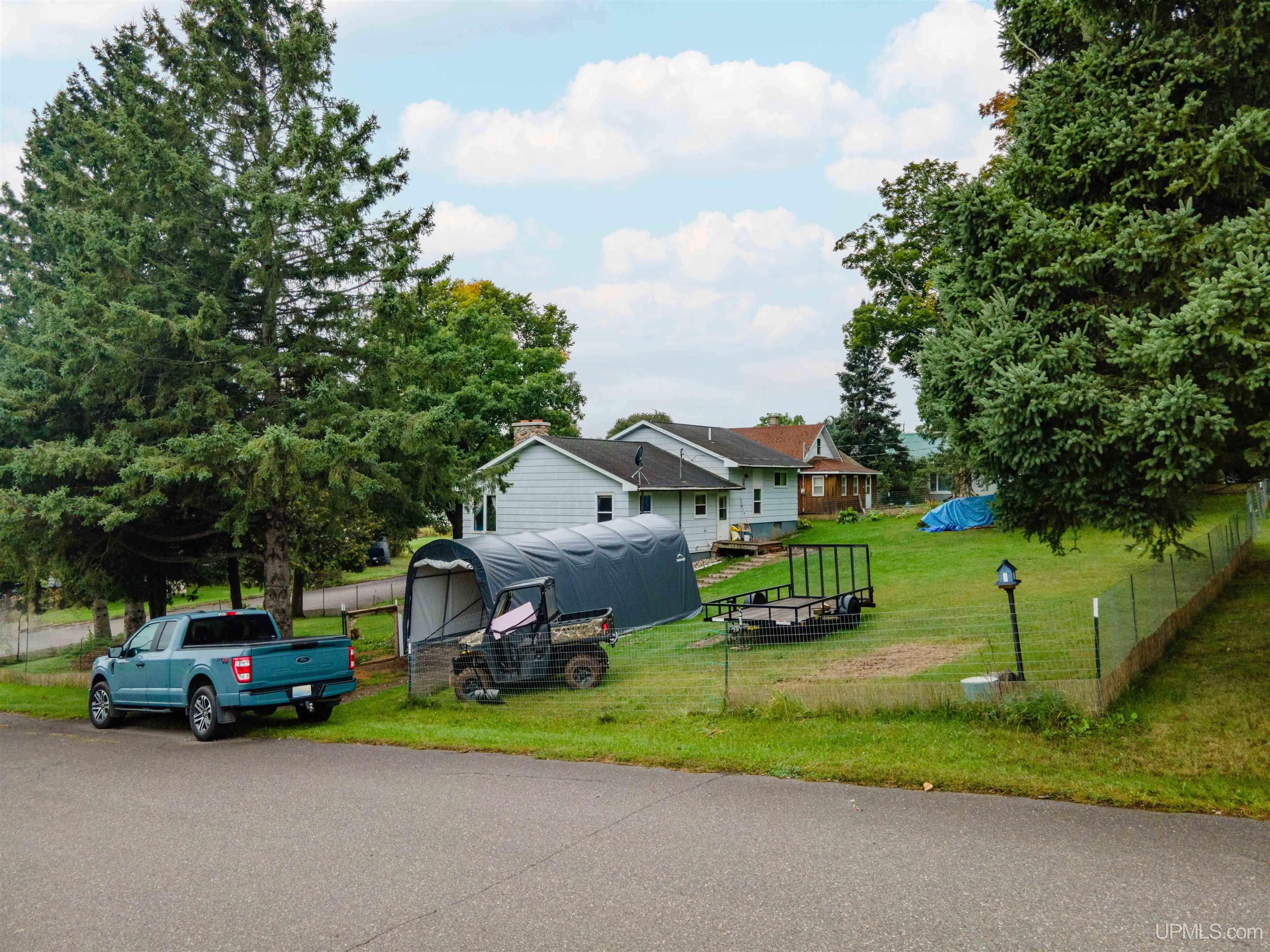 main property photo 30