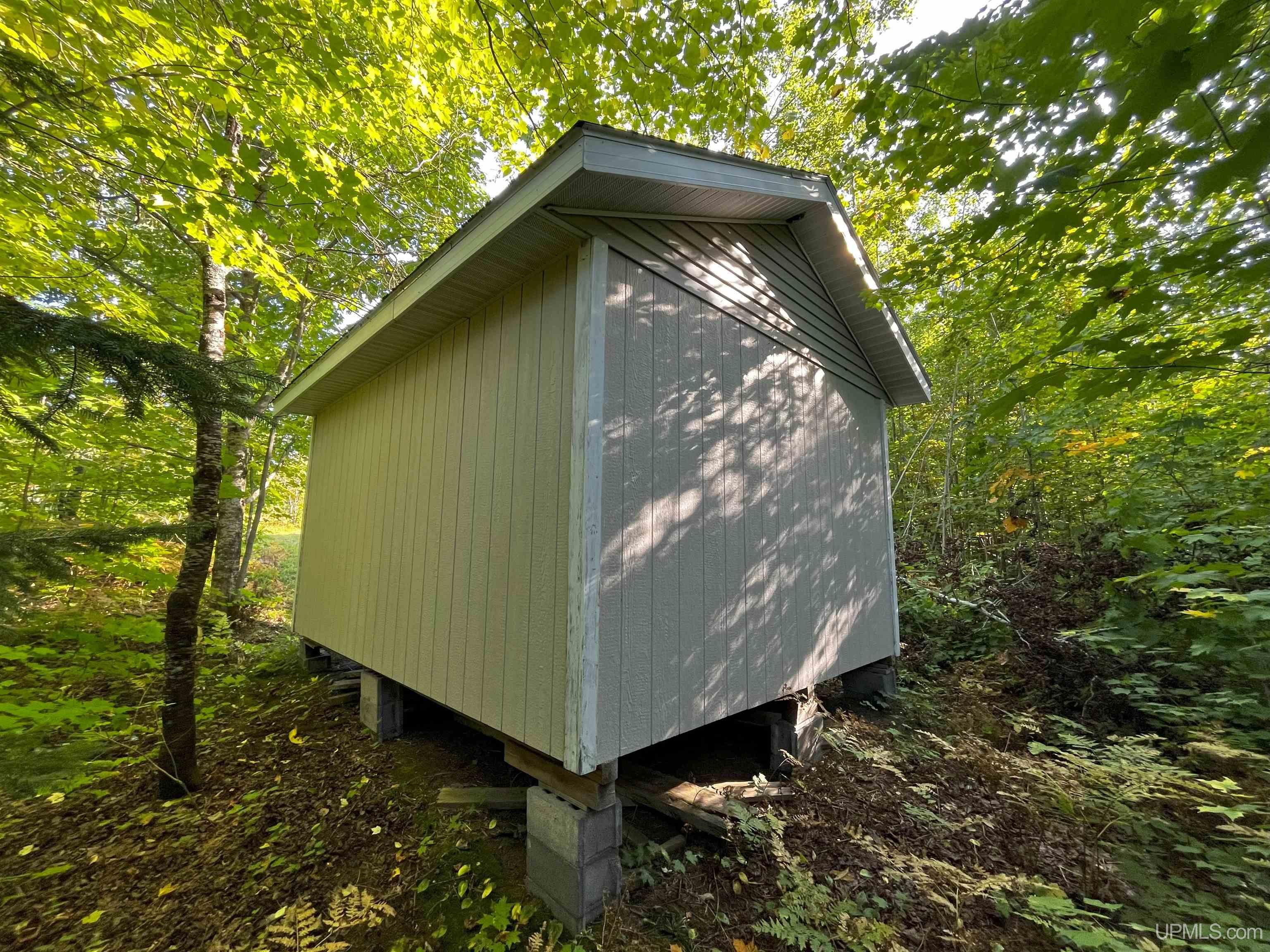 main property photo 23