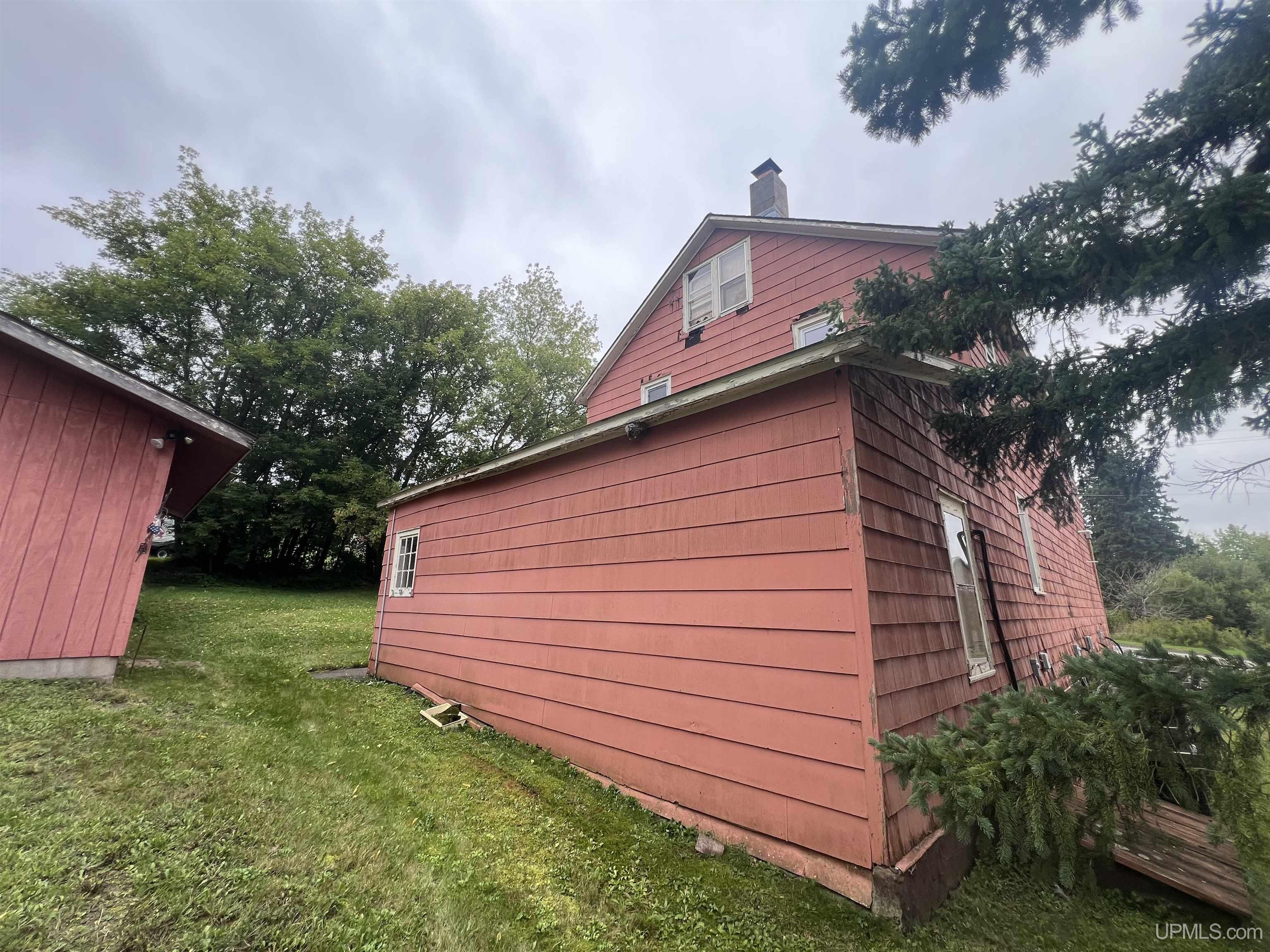 main property photo 11