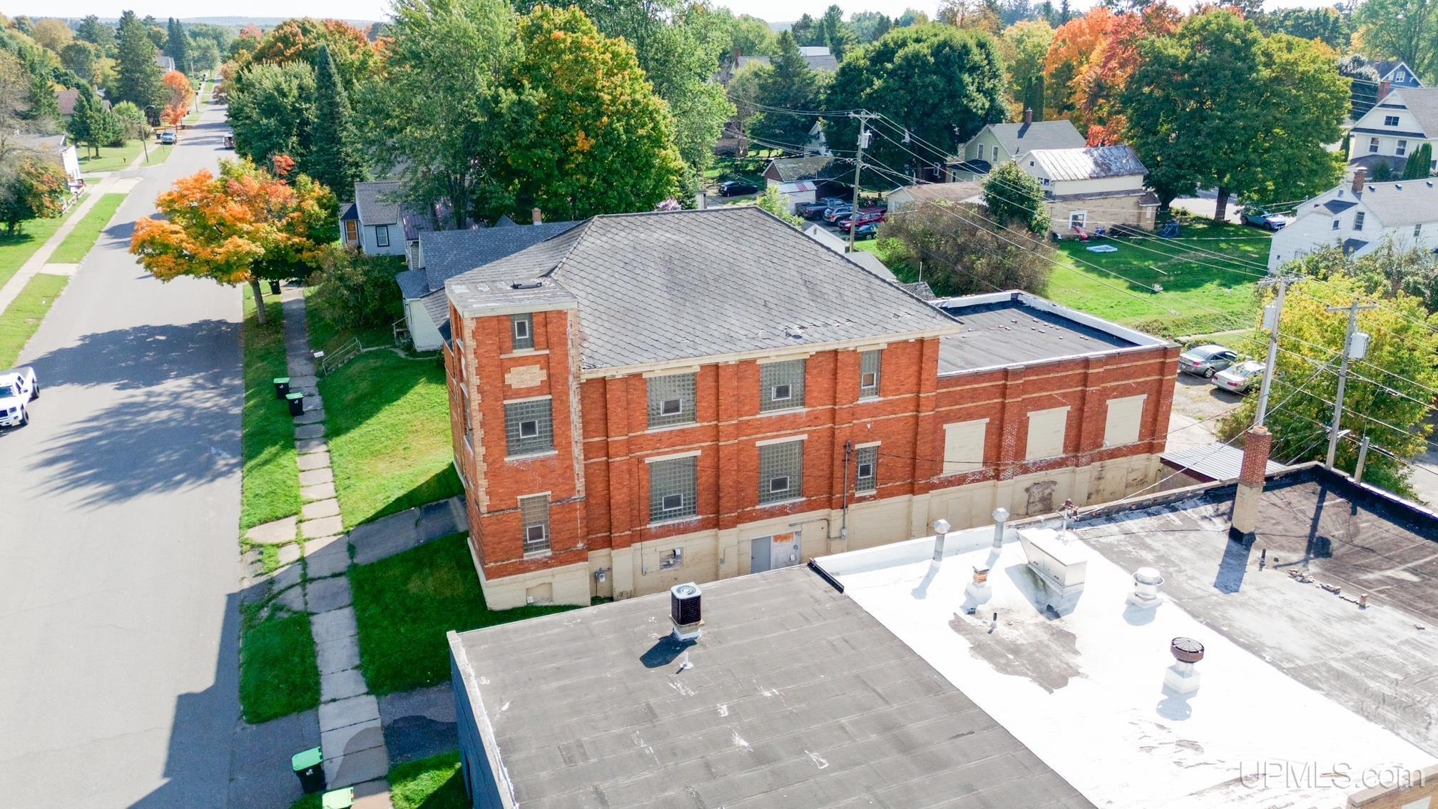 main property photo 7