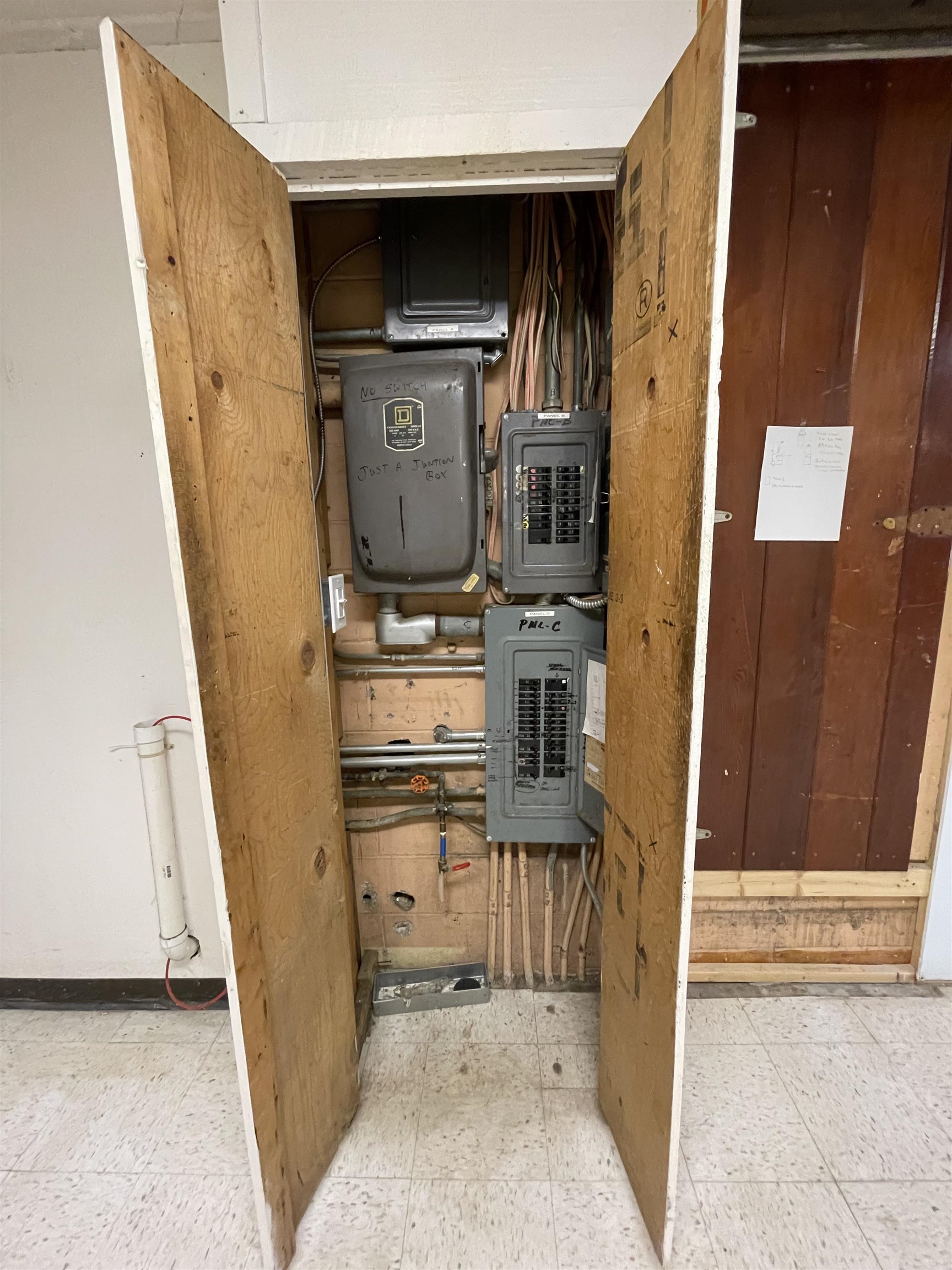 main property photo 27