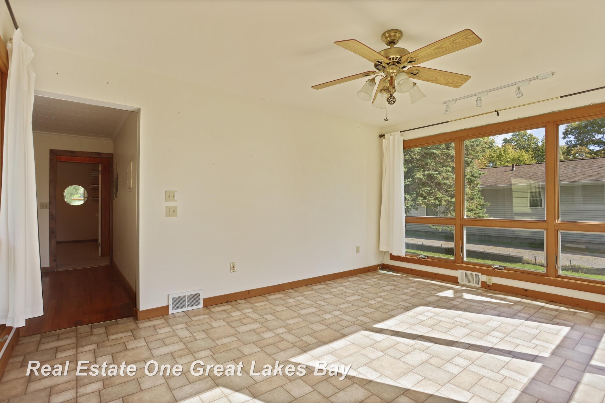 property viewer photo 4