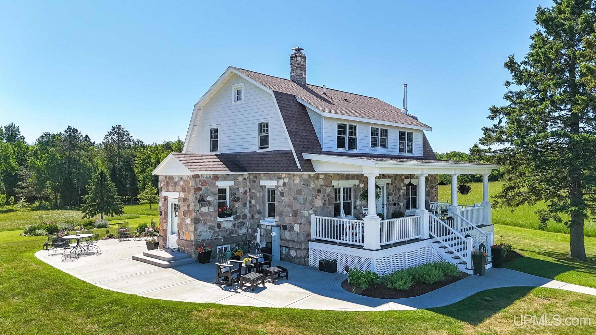 main property photo 2