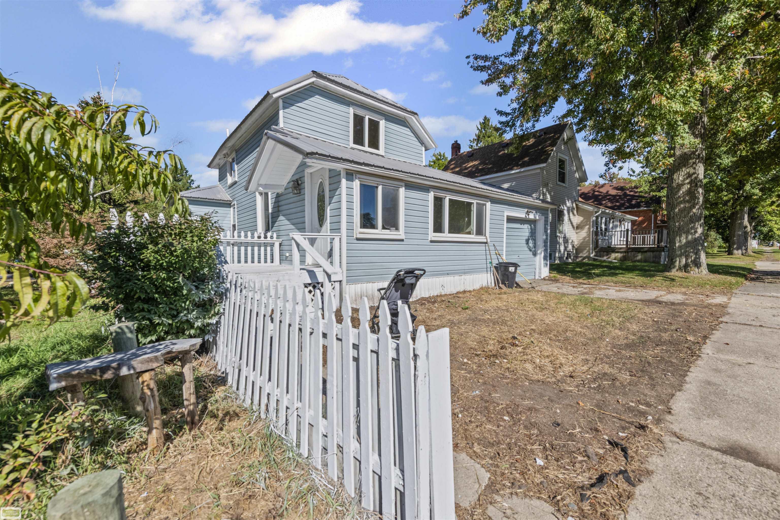 main property photo 9