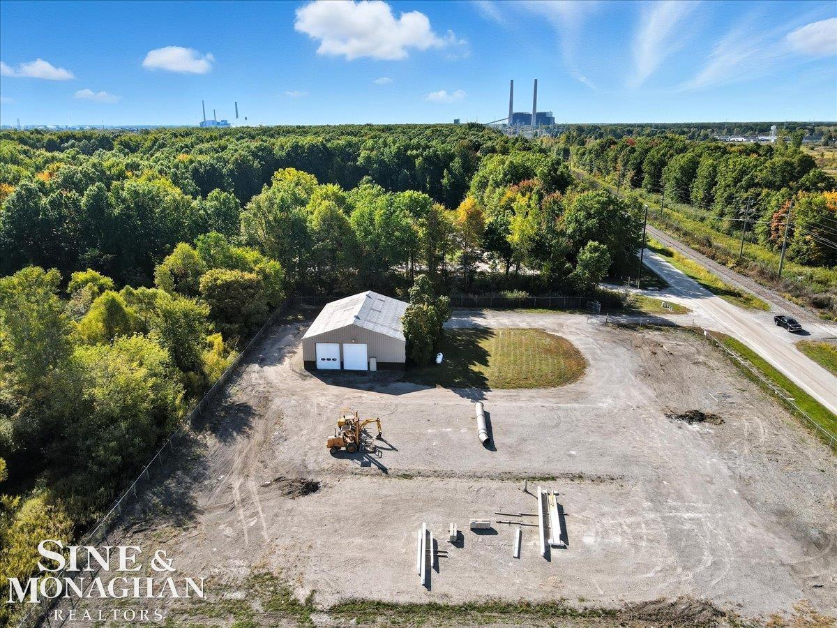 main property photo 20