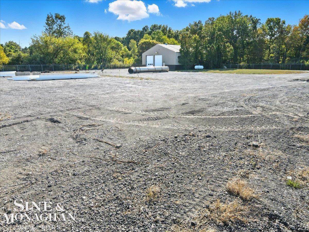main property photo 31