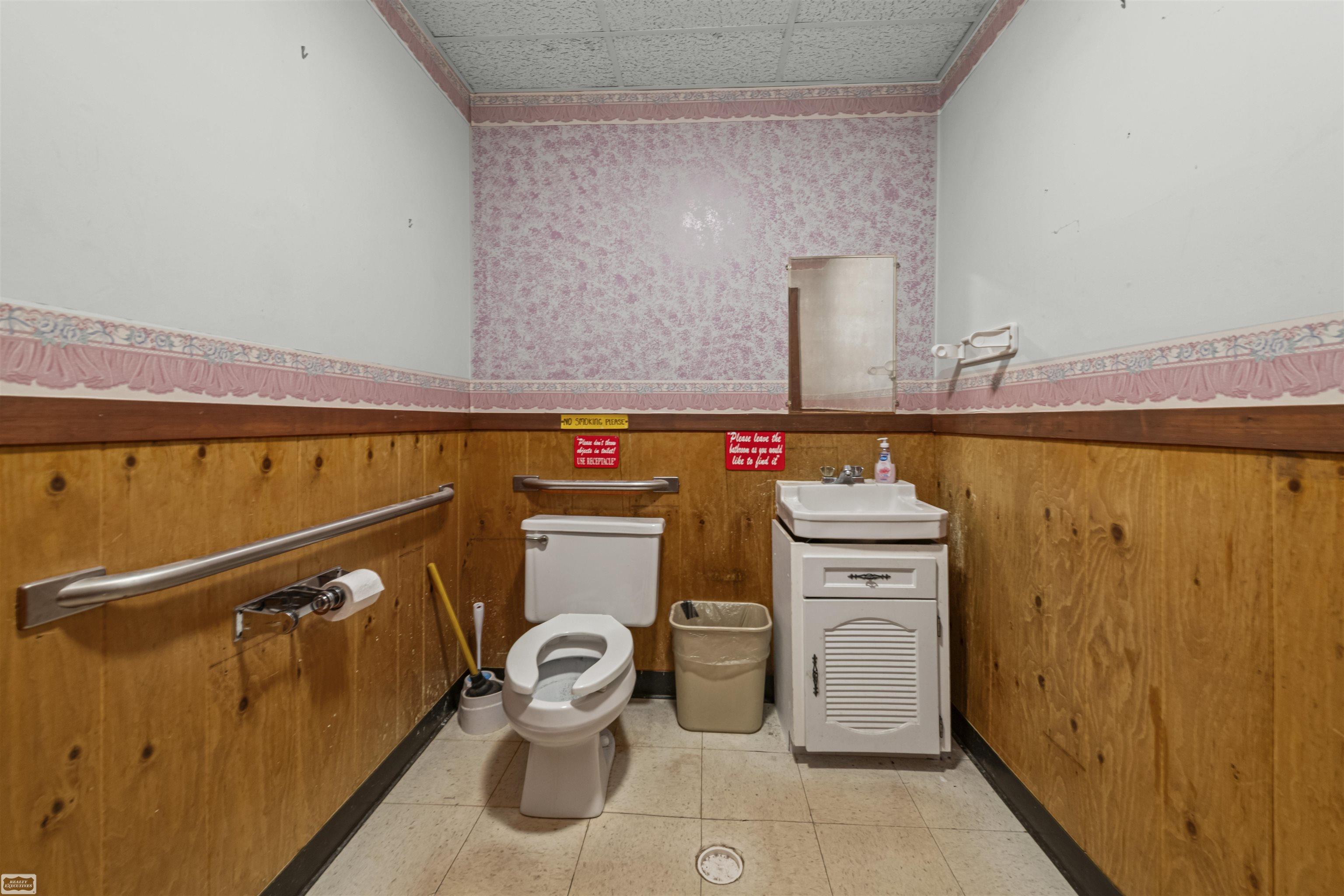 main property photo 16
