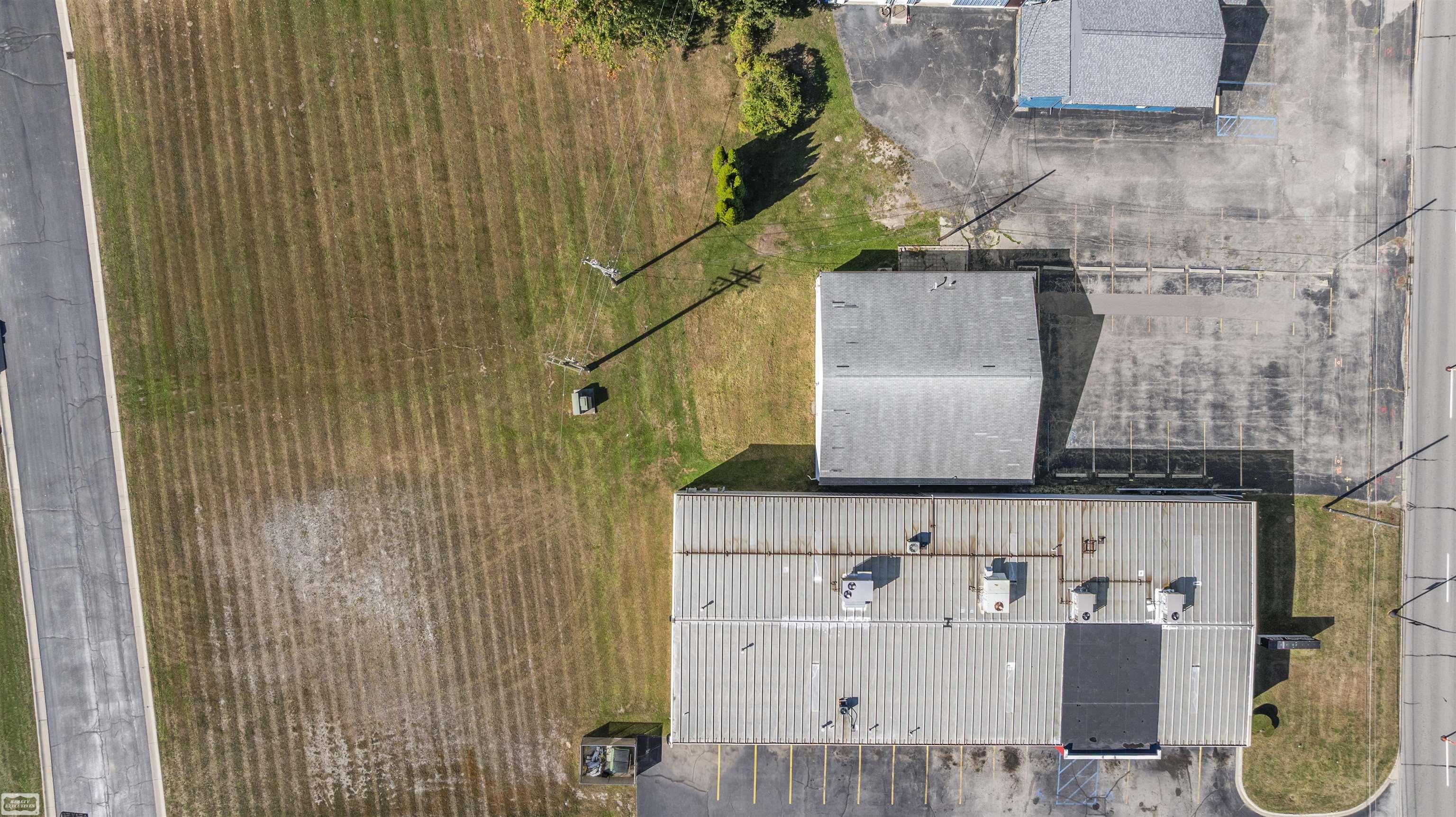 main property photo 25