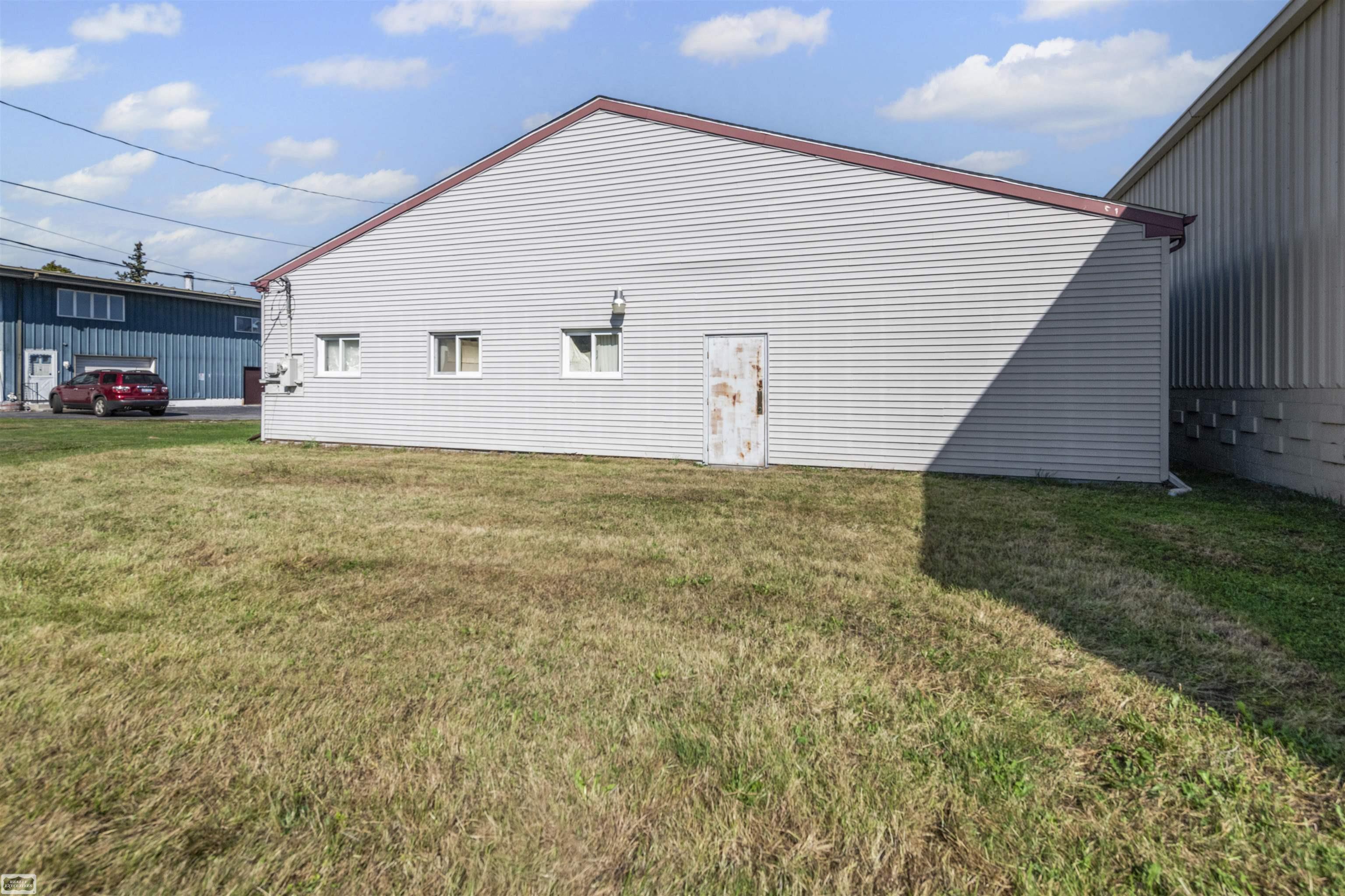 main property photo 31