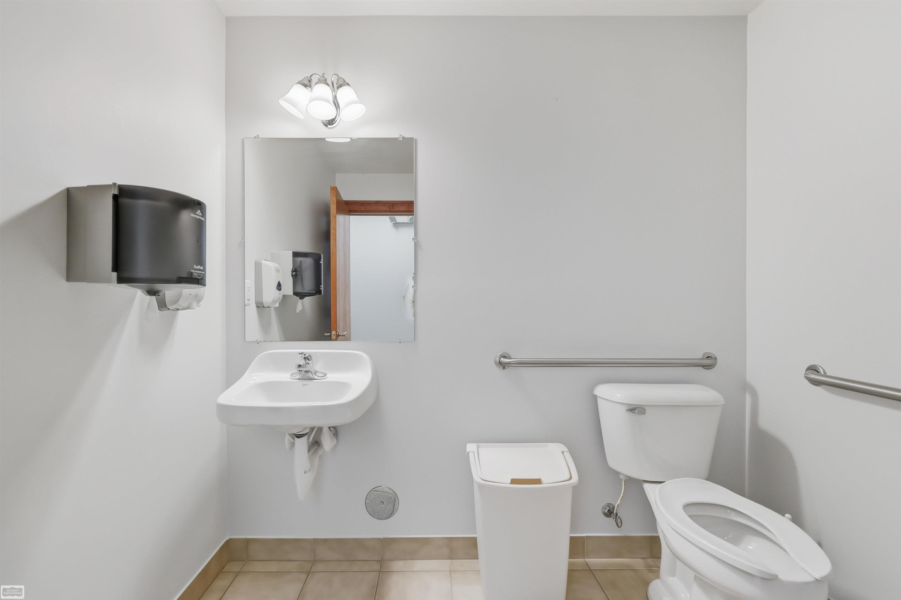 main property photo 43