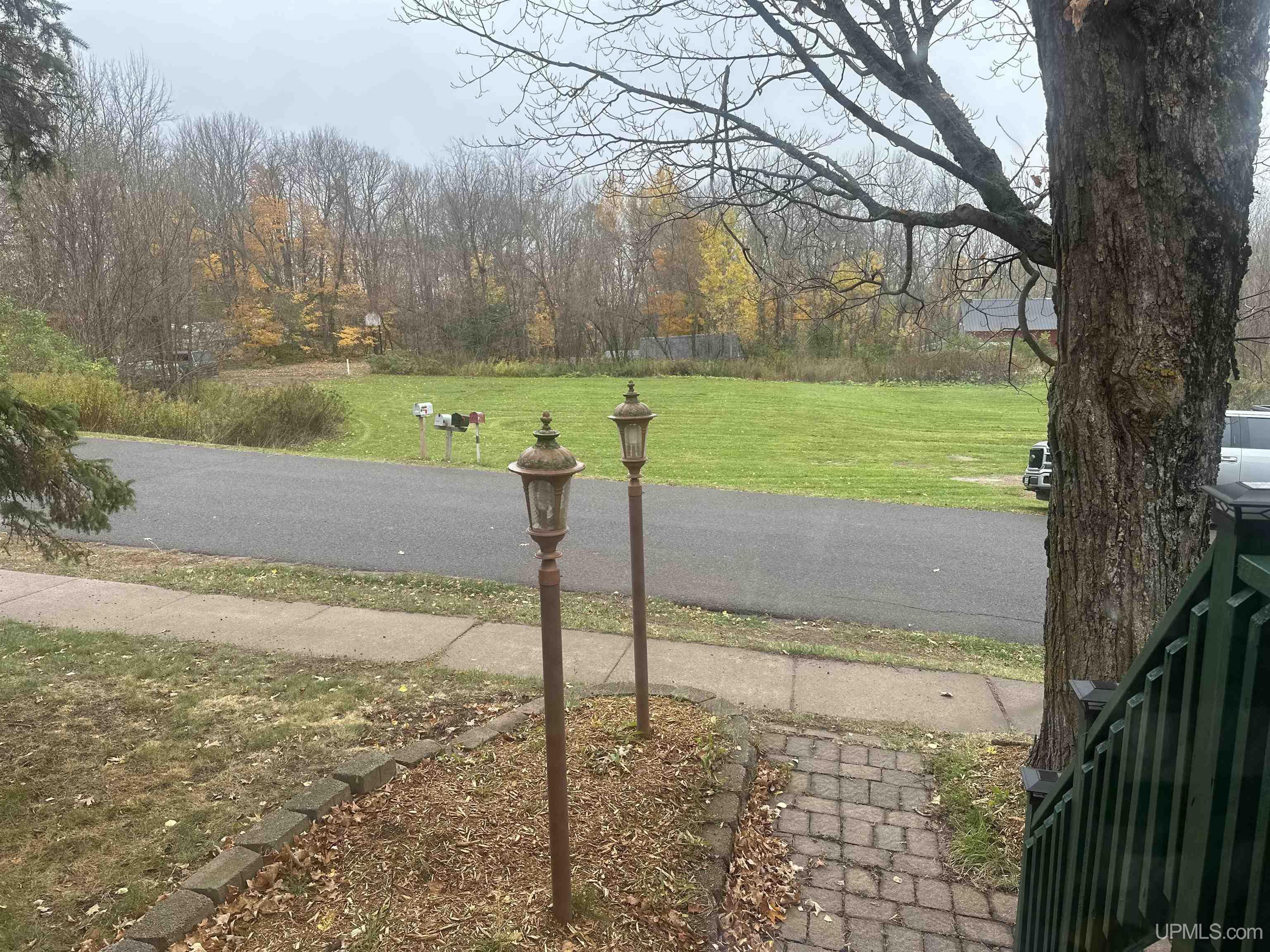 main property photo 33