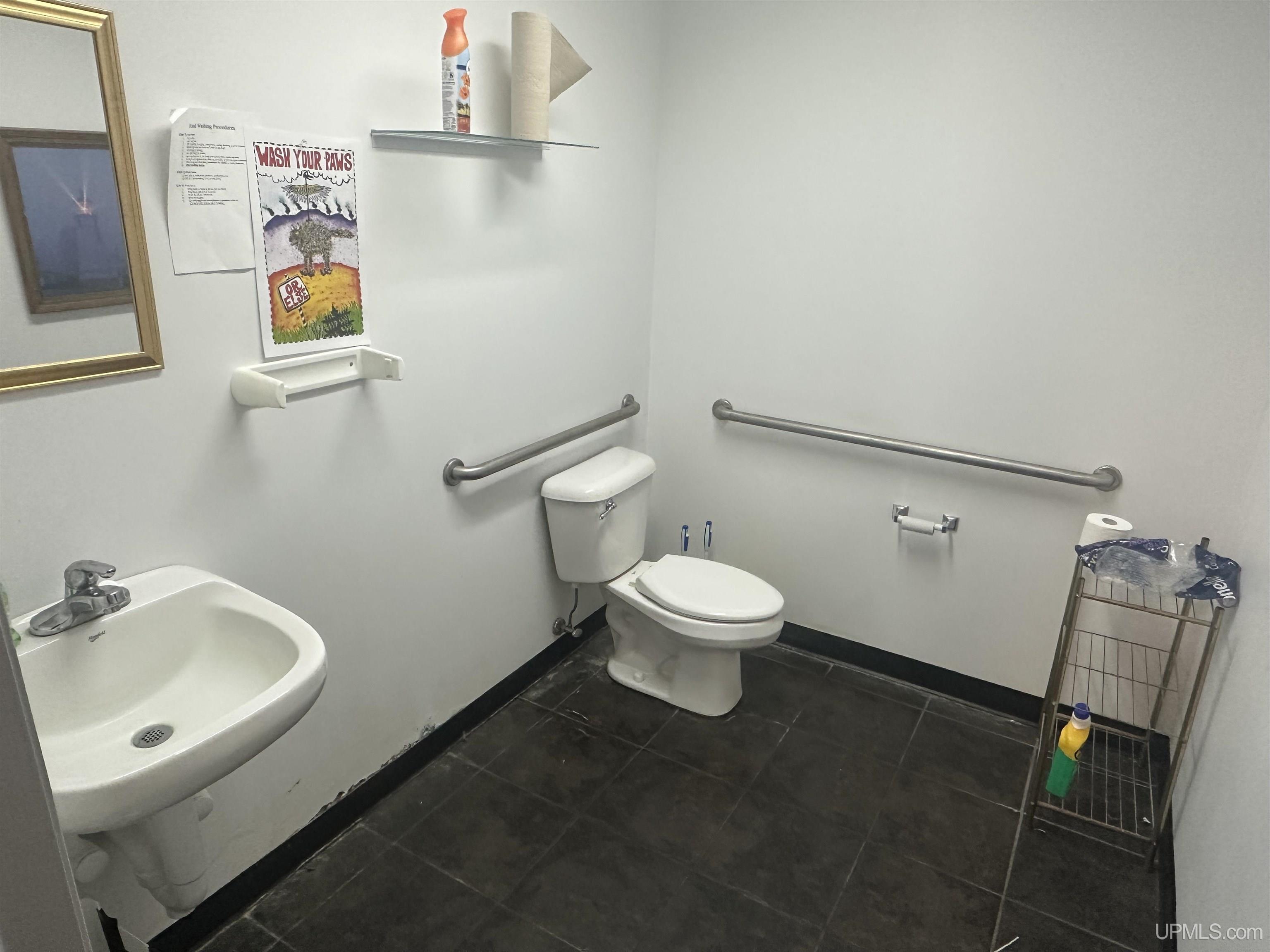 main property photo 18