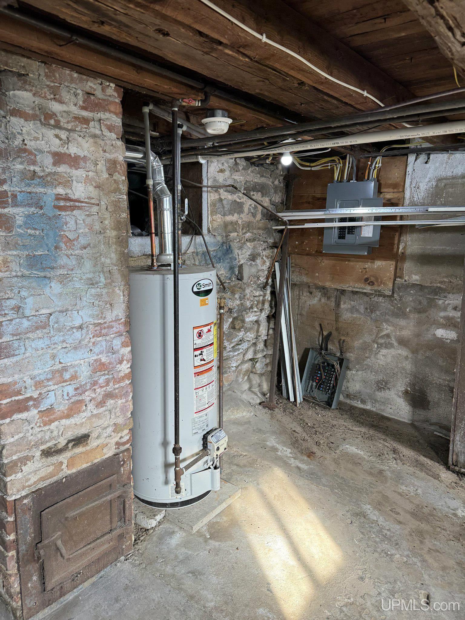 main property photo 28