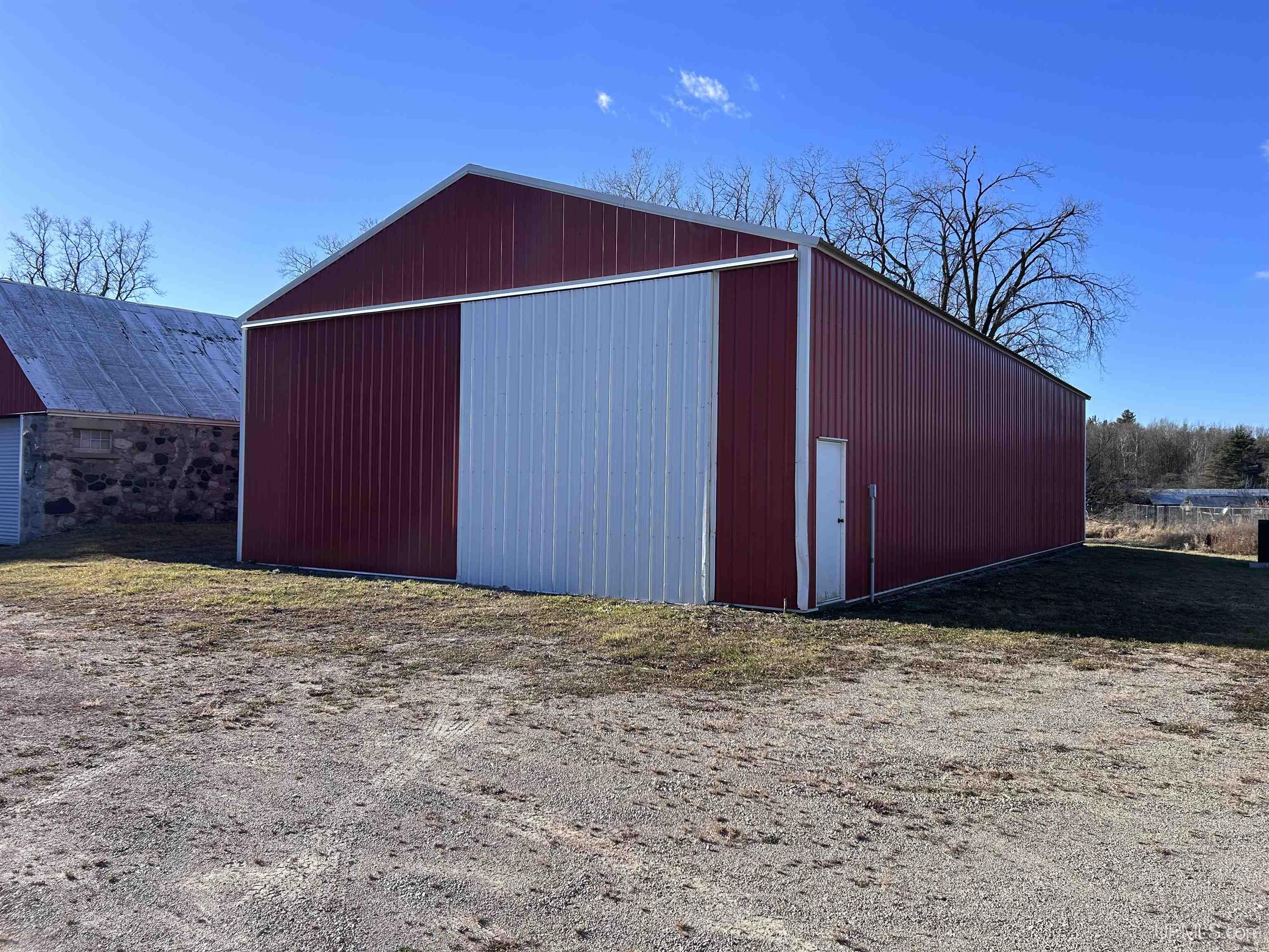 main property photo 34