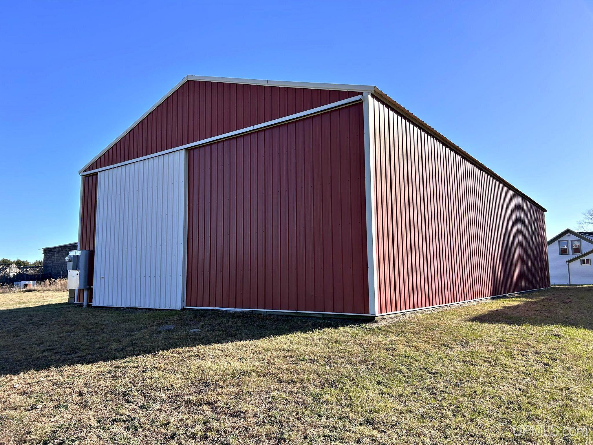 main property photo 35