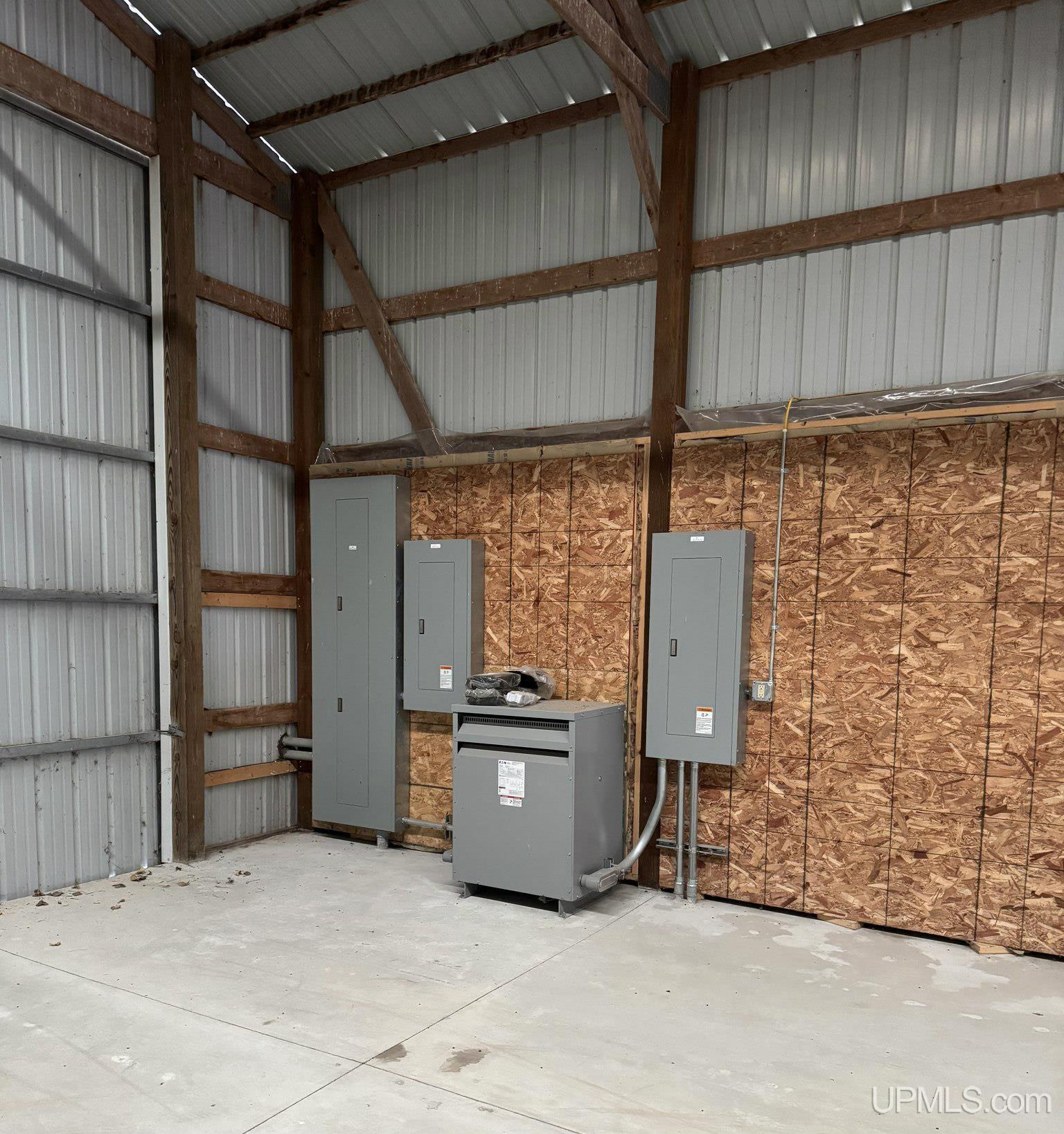main property photo 37
