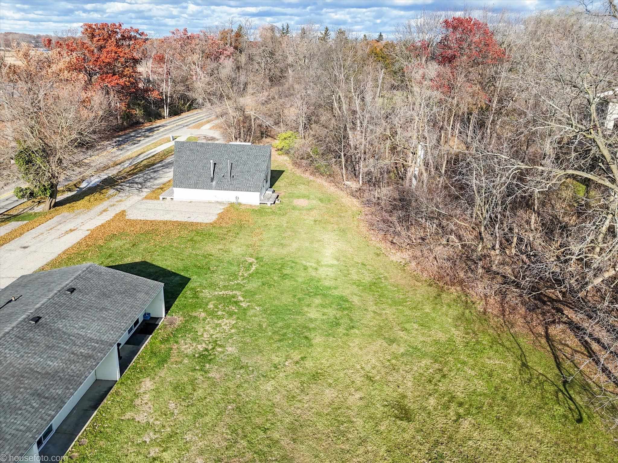 main property photo 13