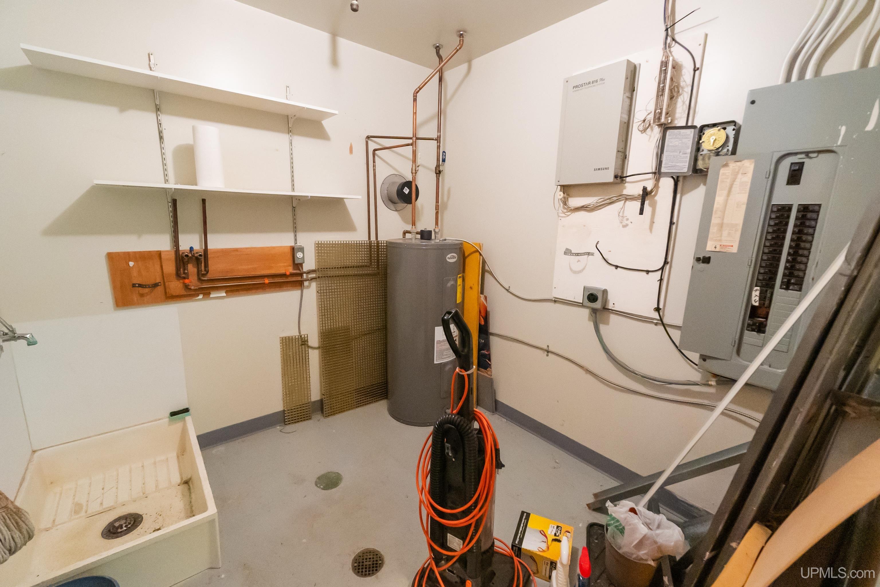 main property photo 18