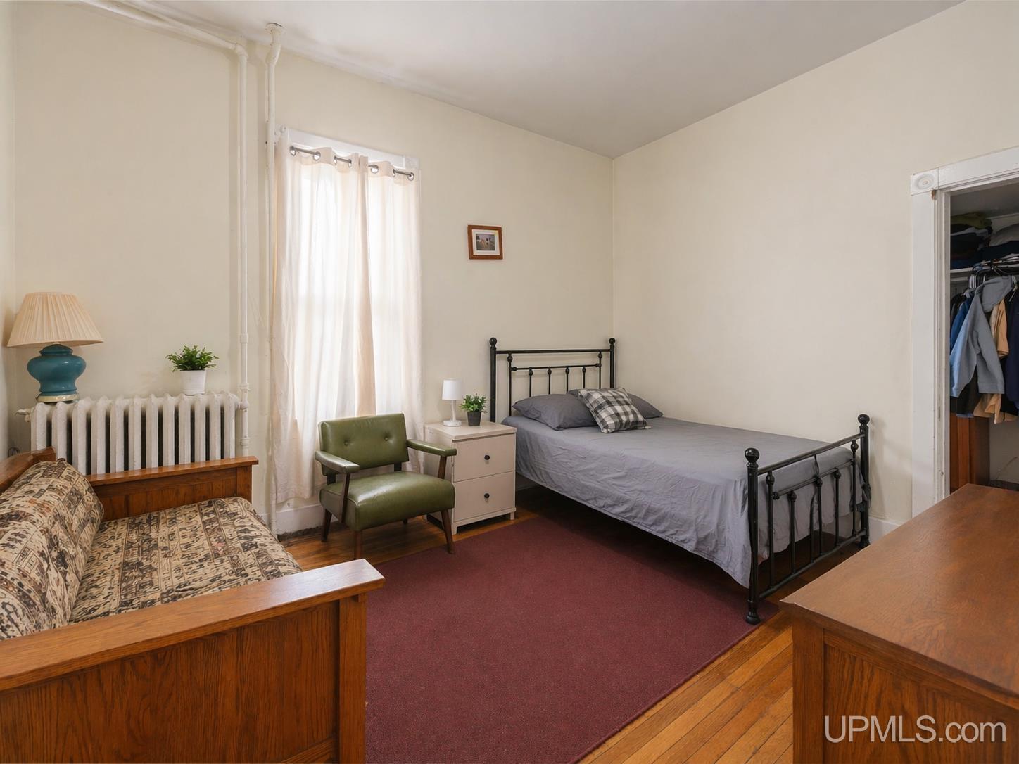 main property photo 28