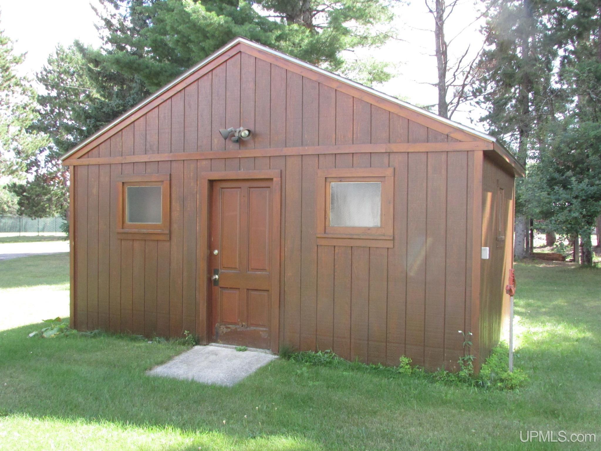 main property photo 37