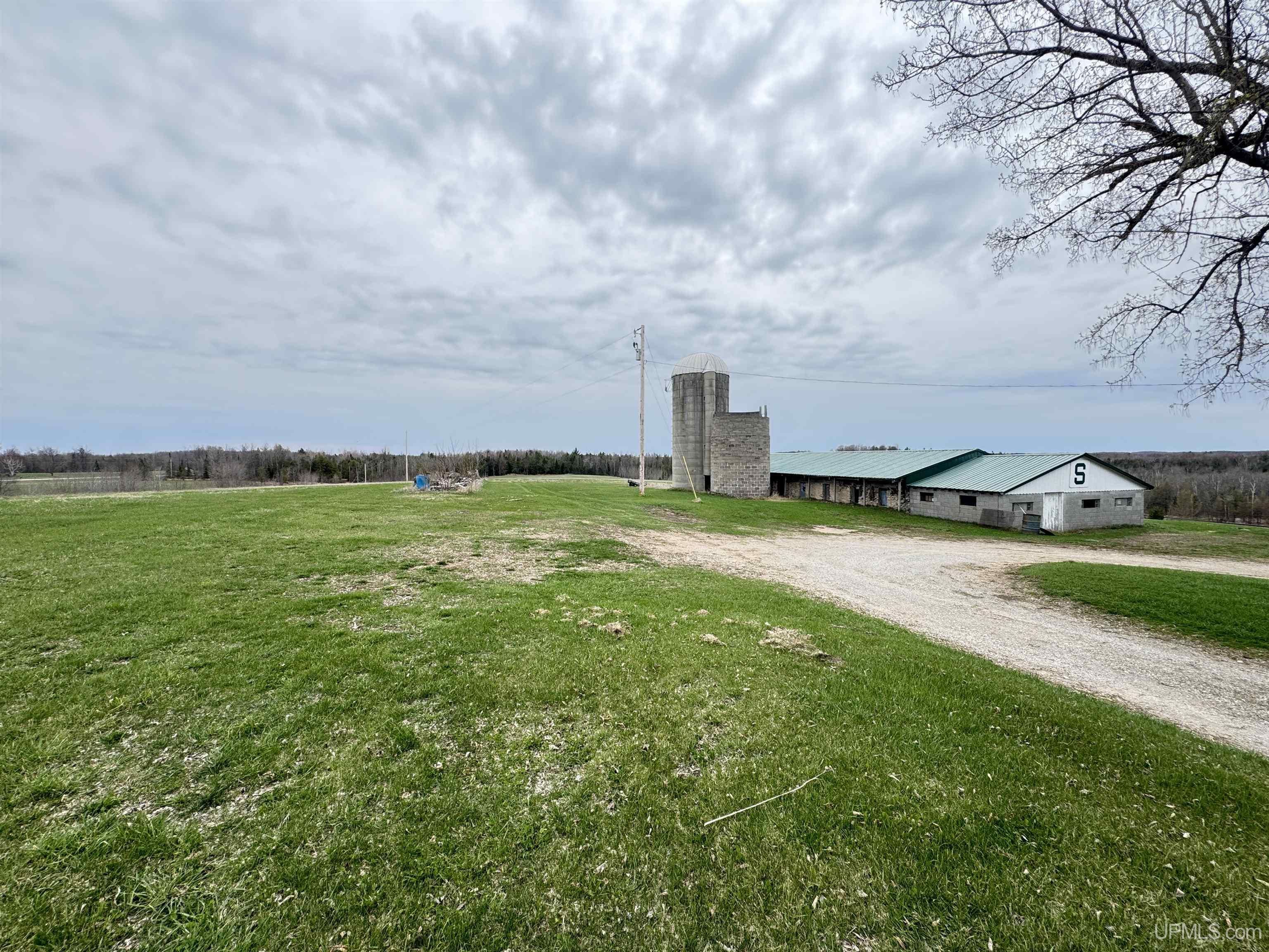 main property photo 7