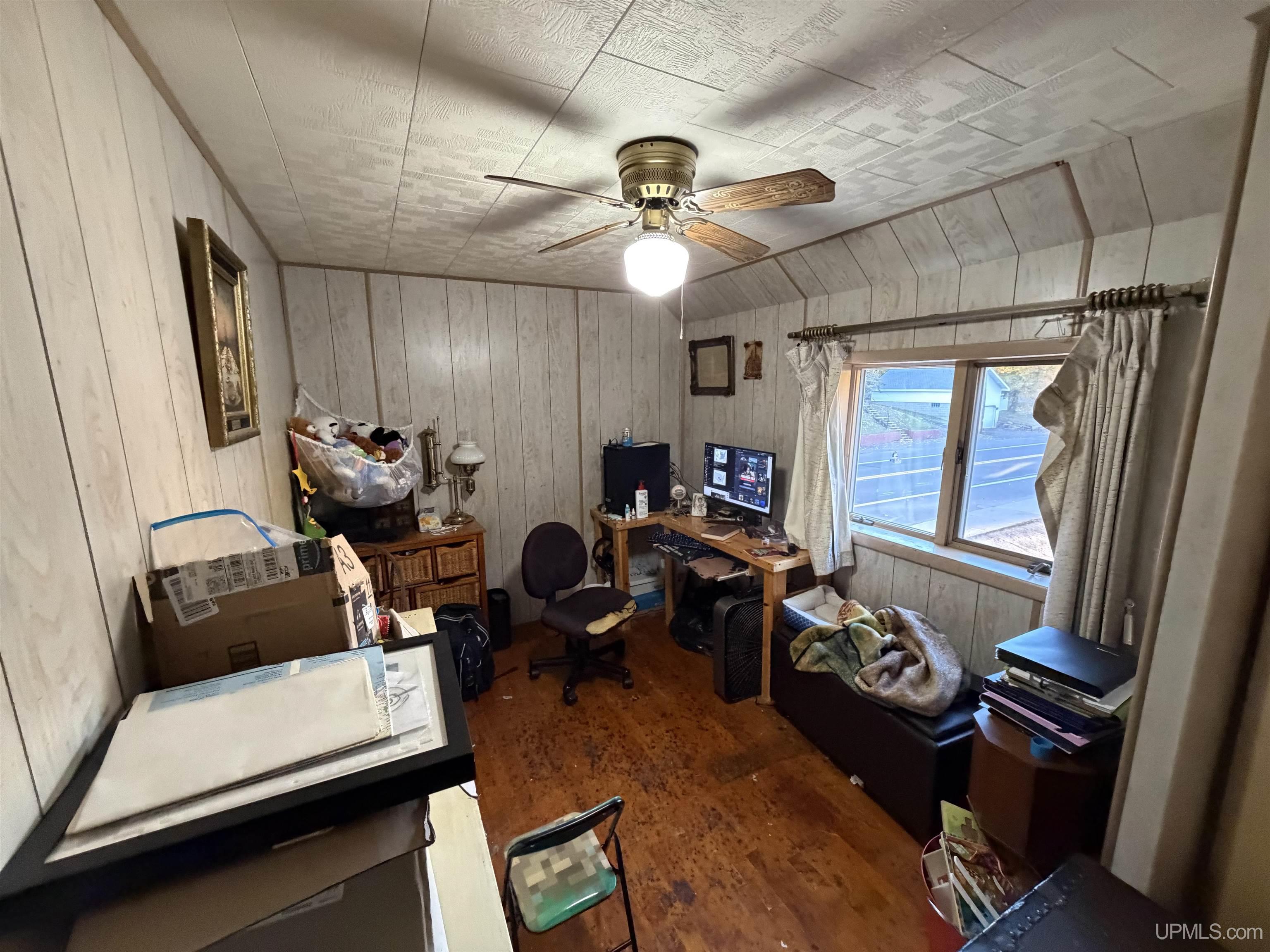 main property photo 30