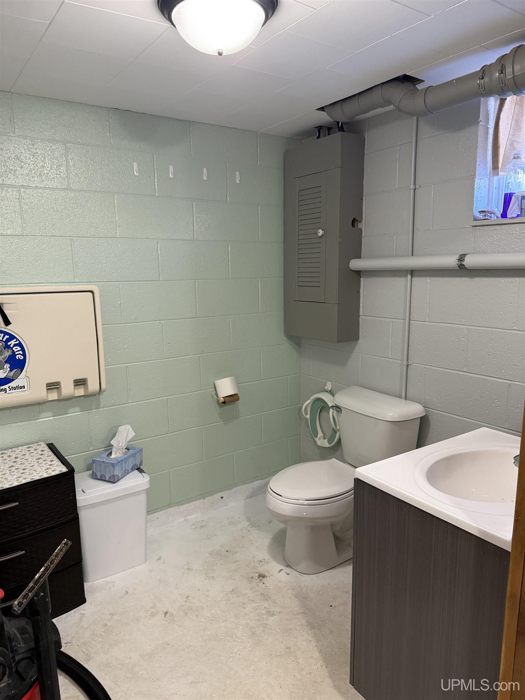 main property photo 15