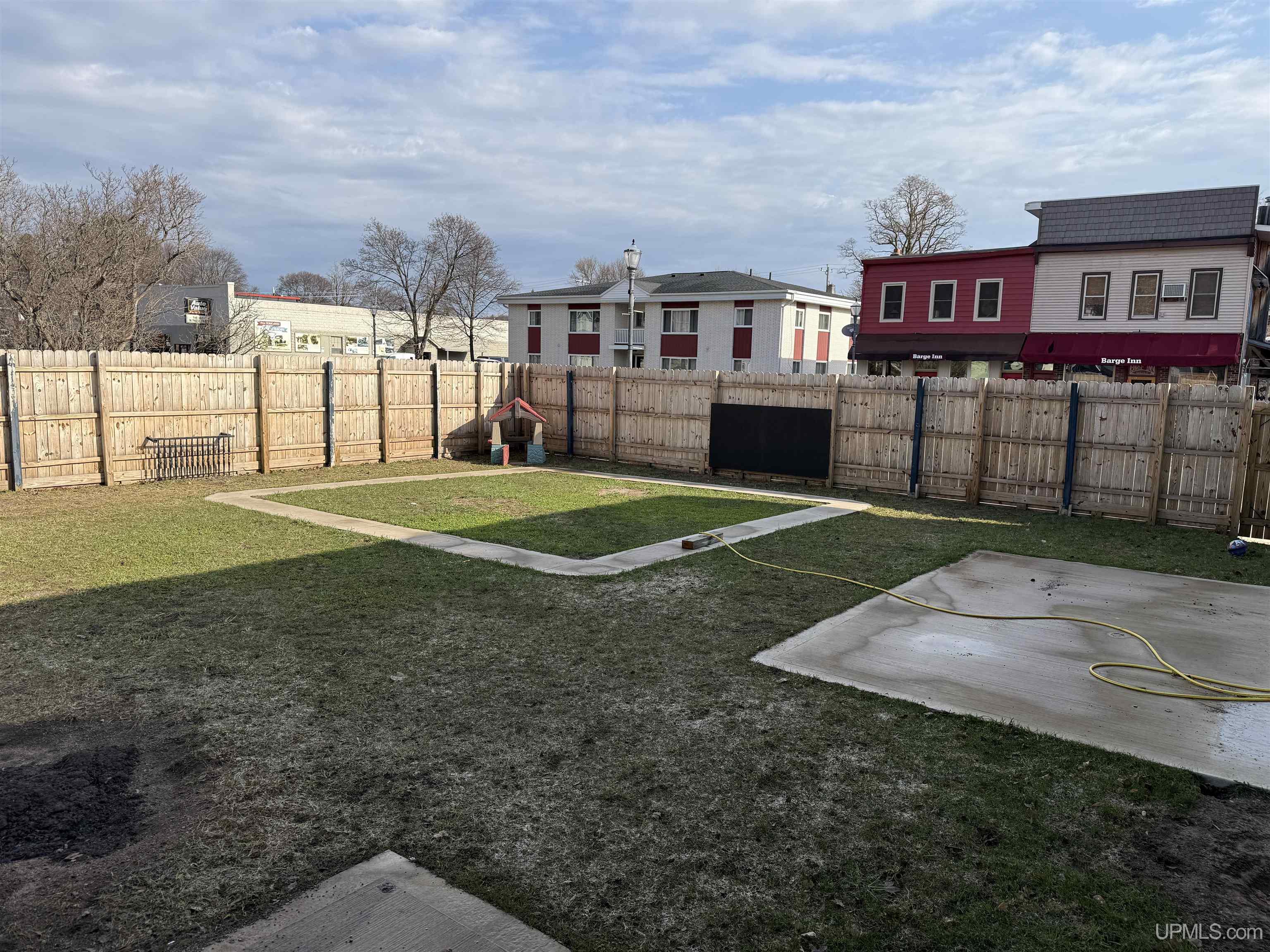 main property photo 20