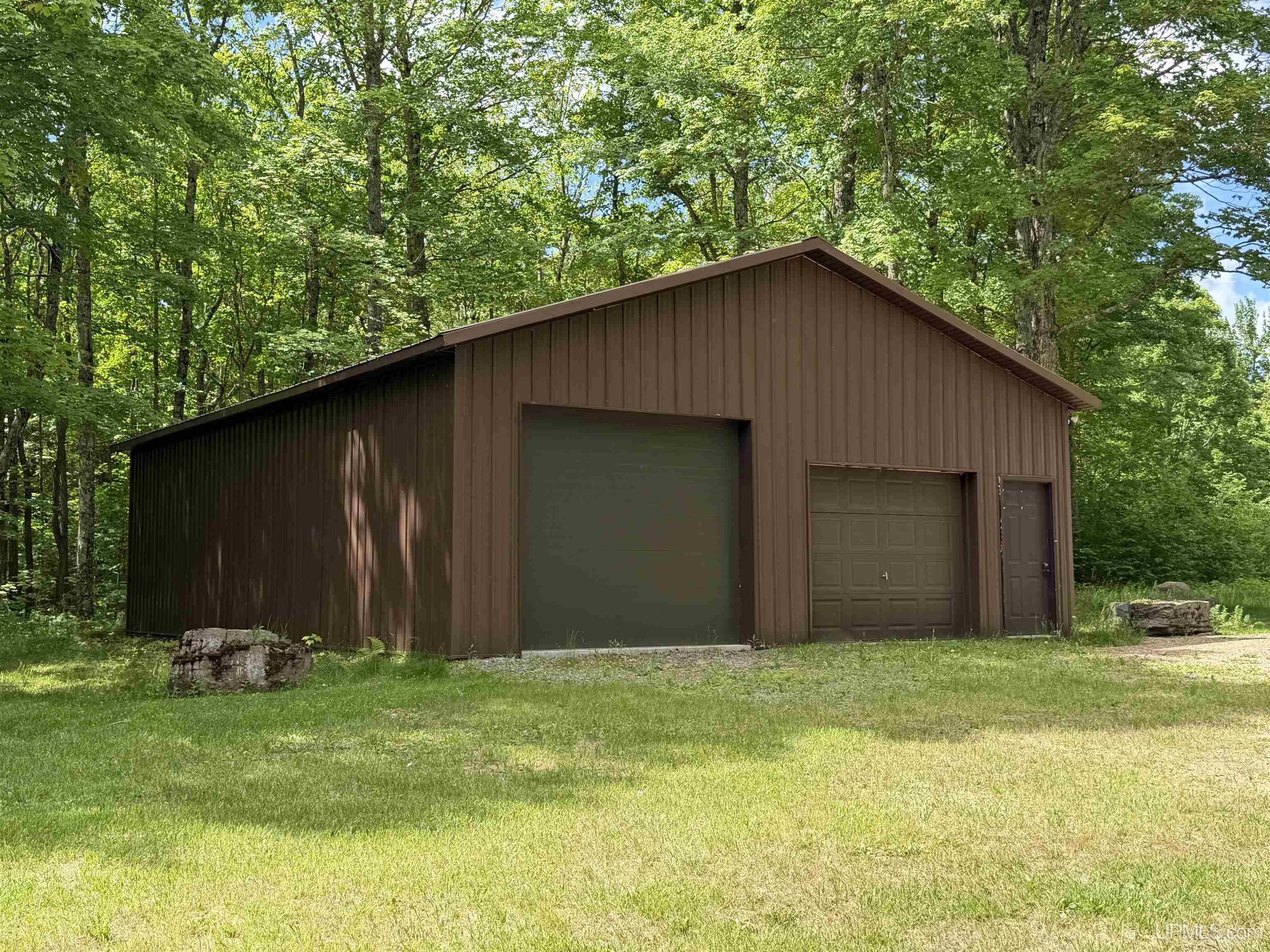 main property photo 51