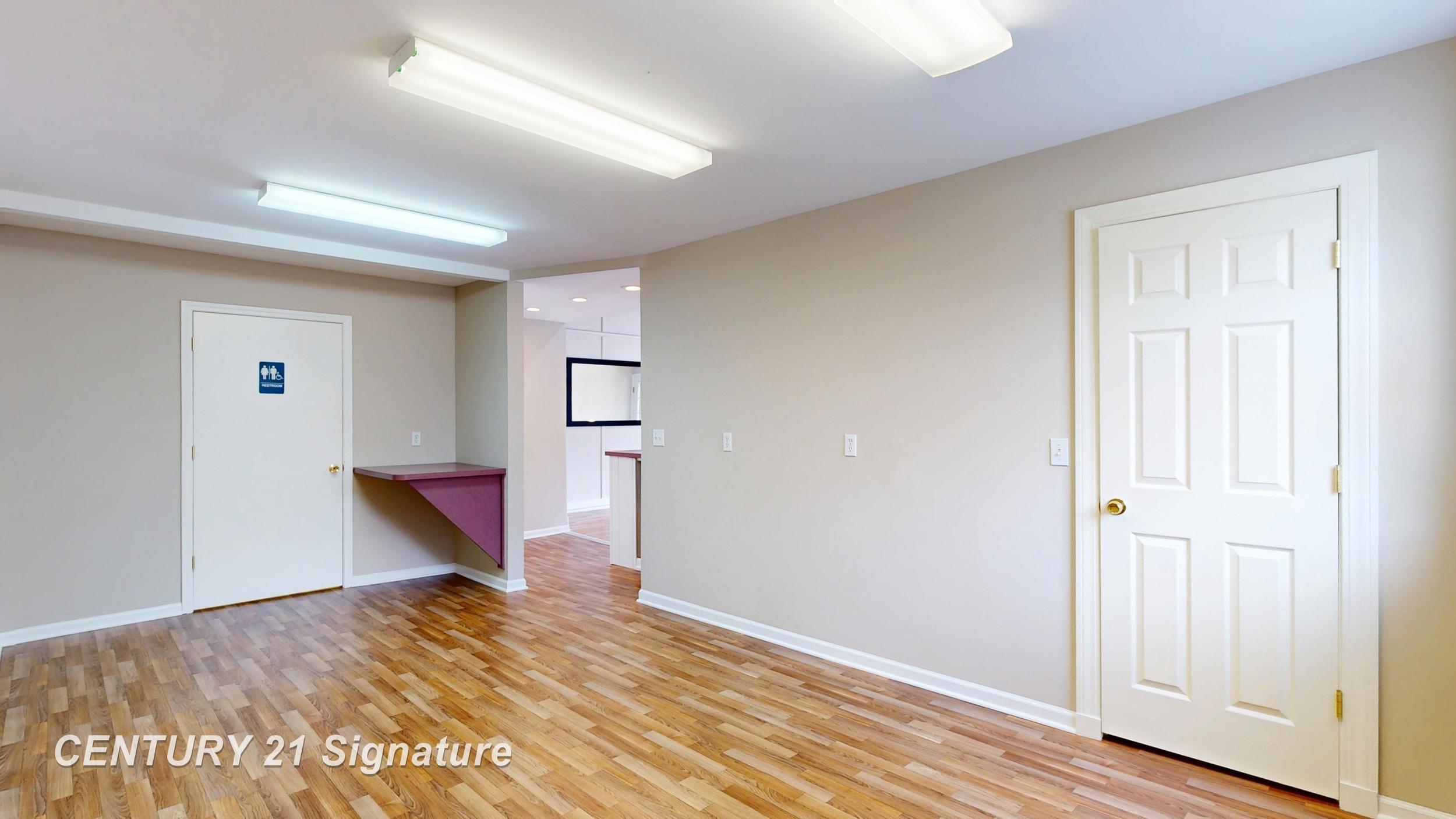 main property photo 17