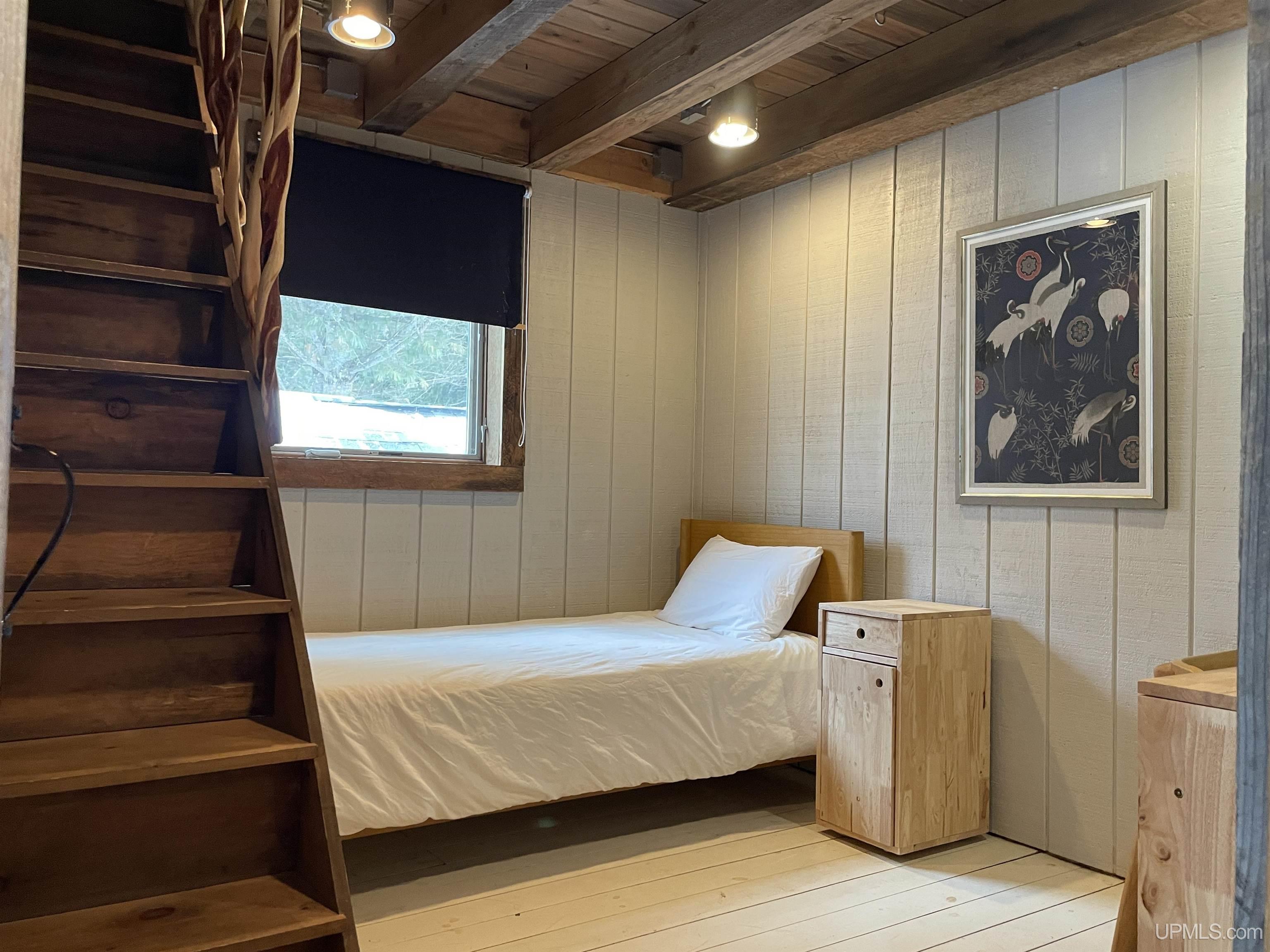 main property photo 40