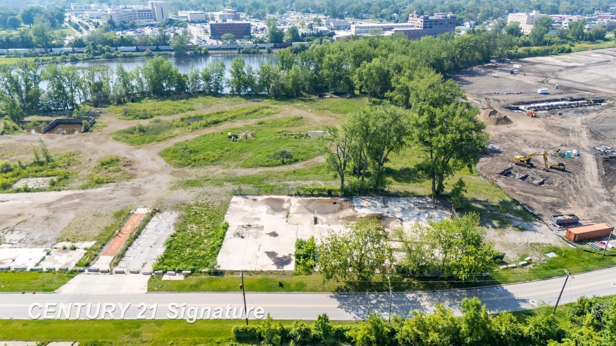 main property photo 9
