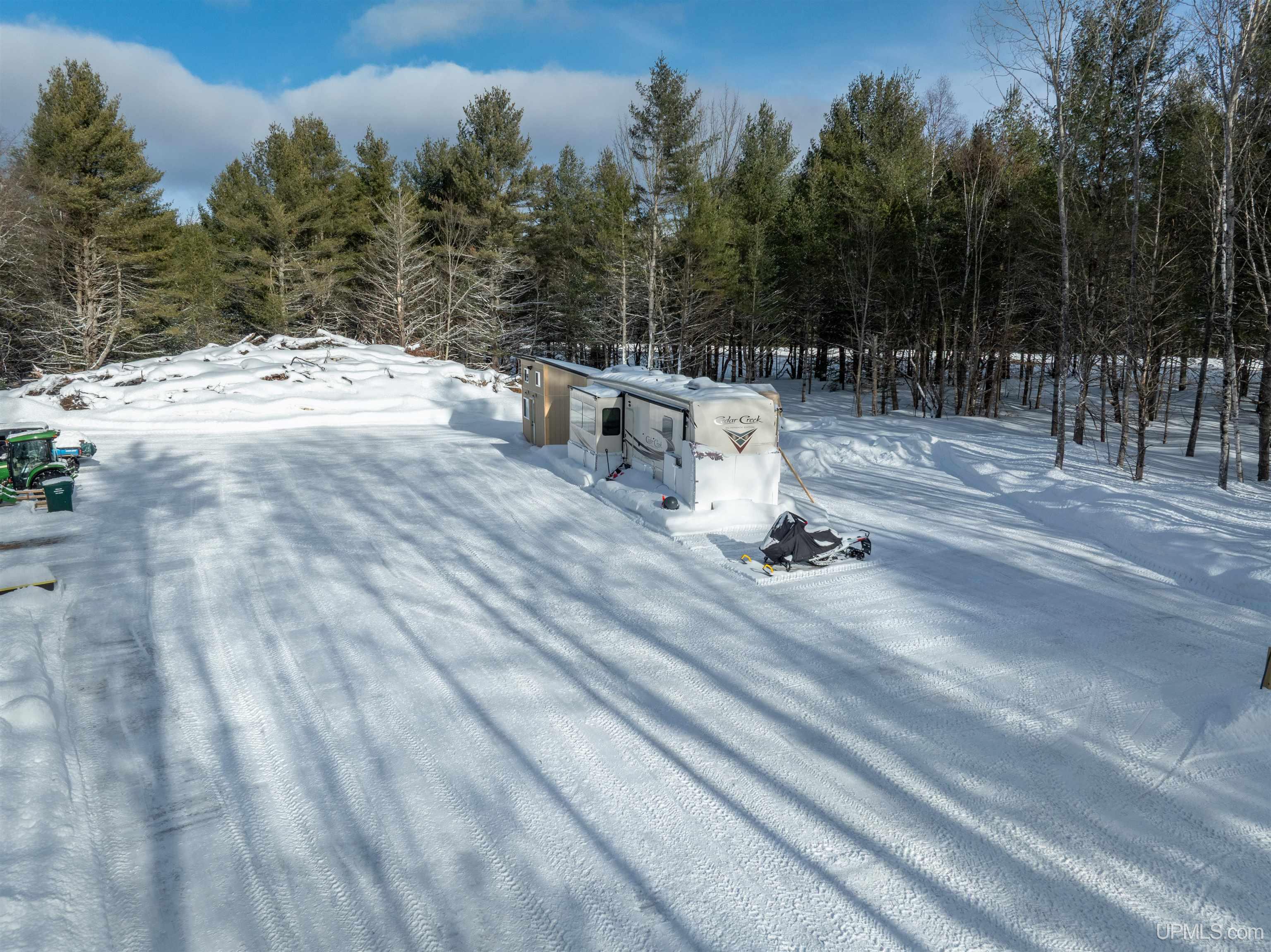 main property photo 8