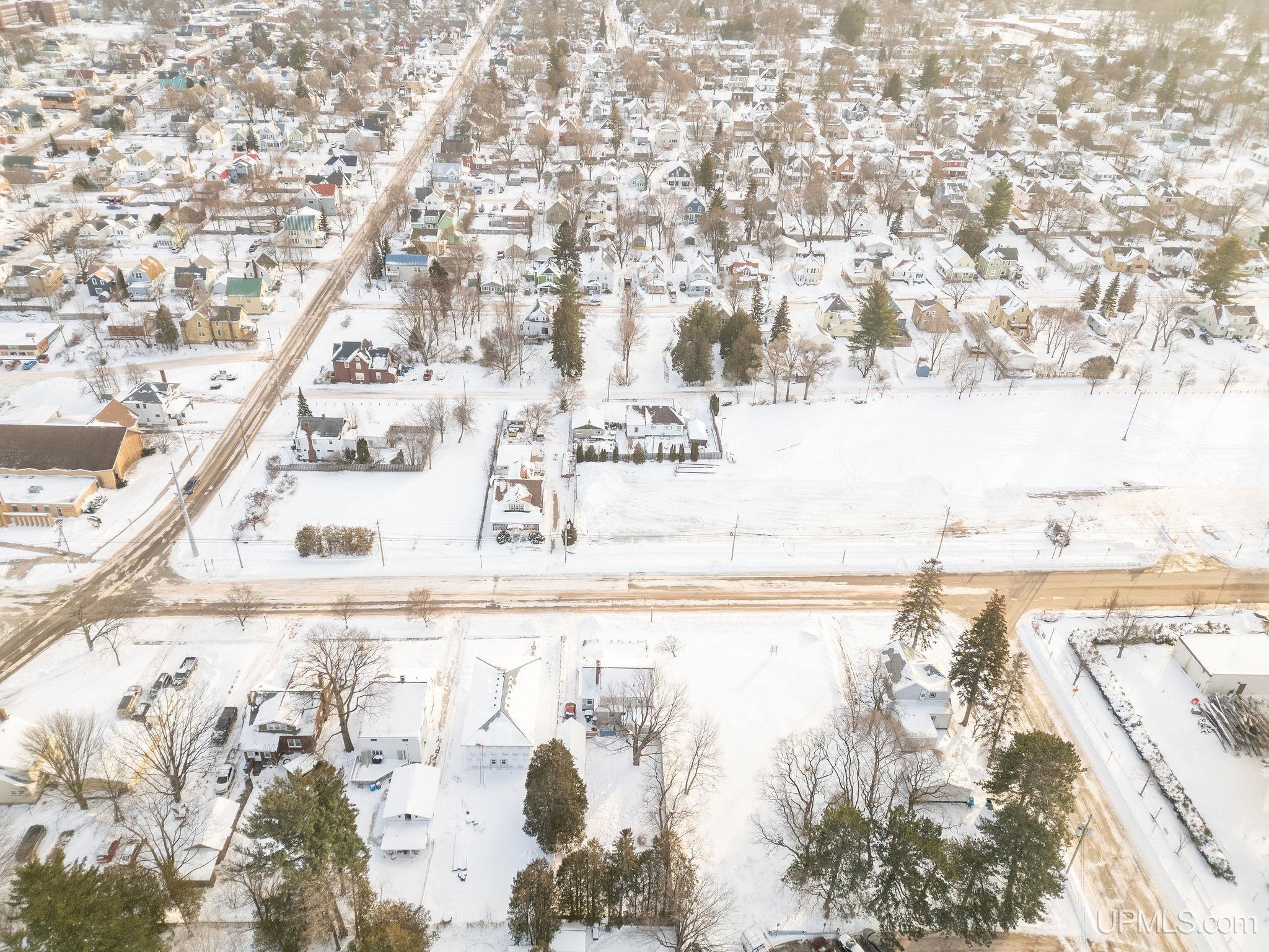 main property photo 17