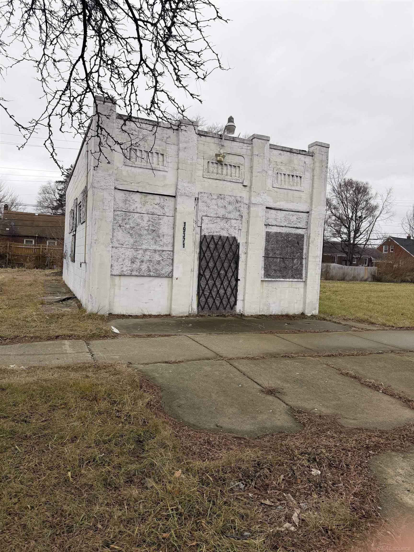 main property photo 5