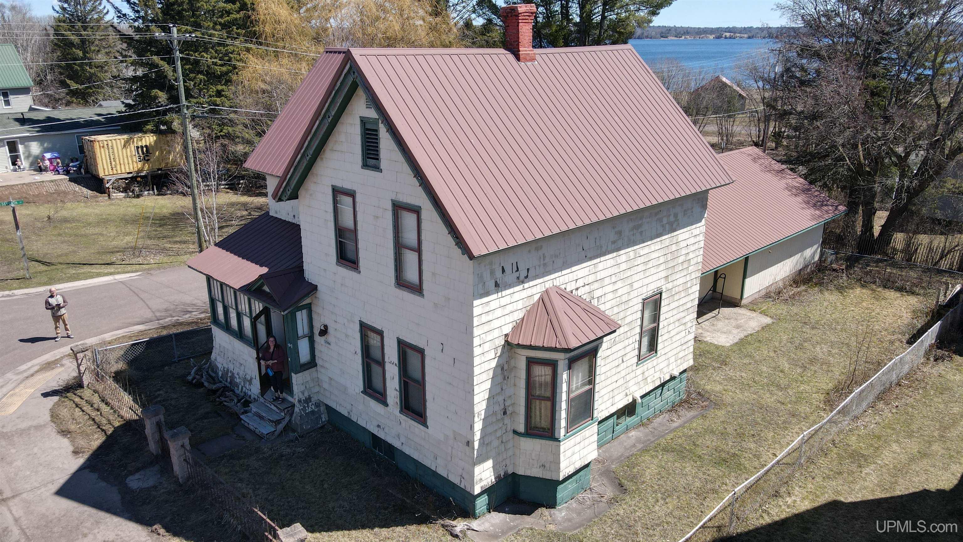 main property photo 35