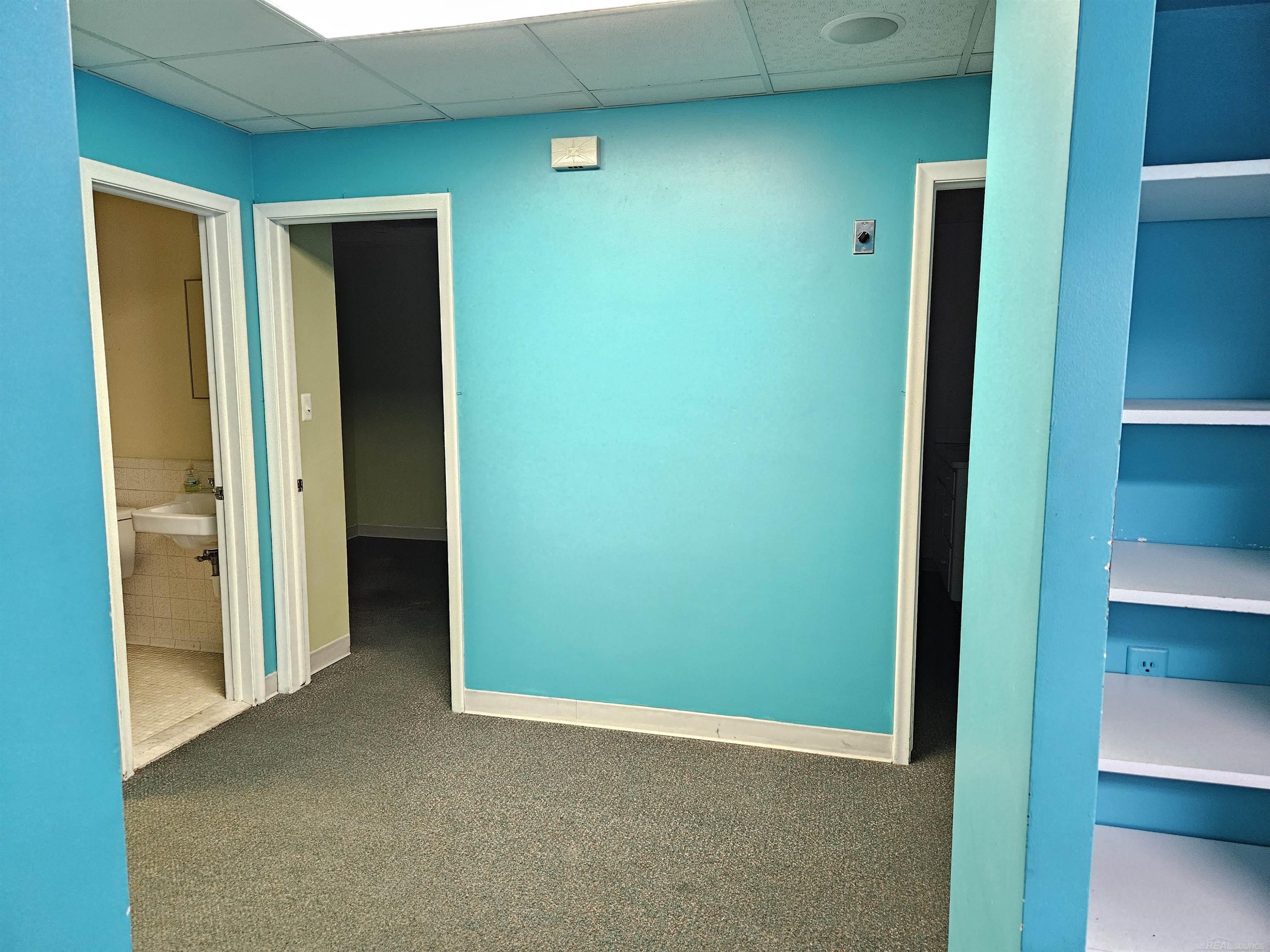 main property photo 11