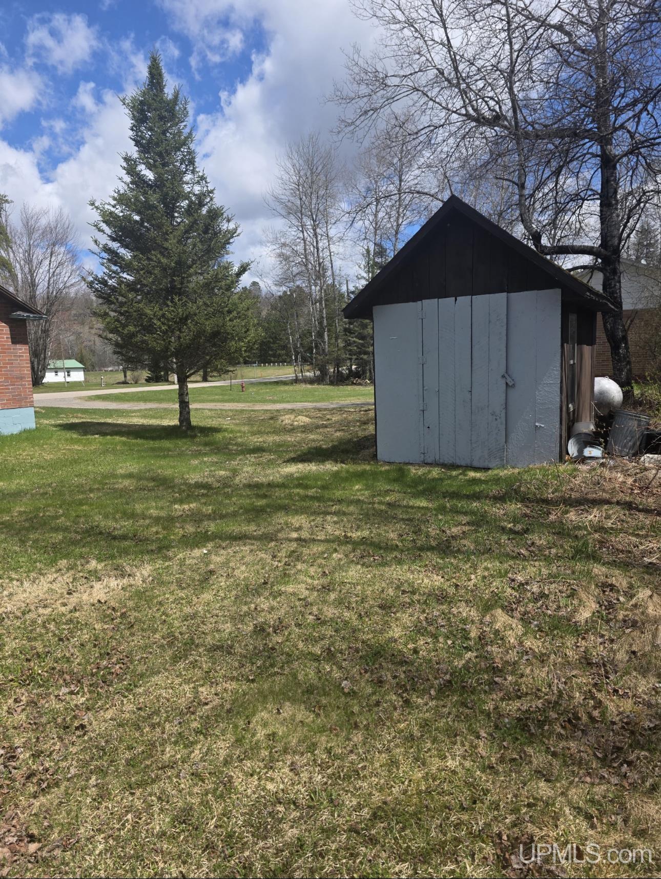 main property photo 23